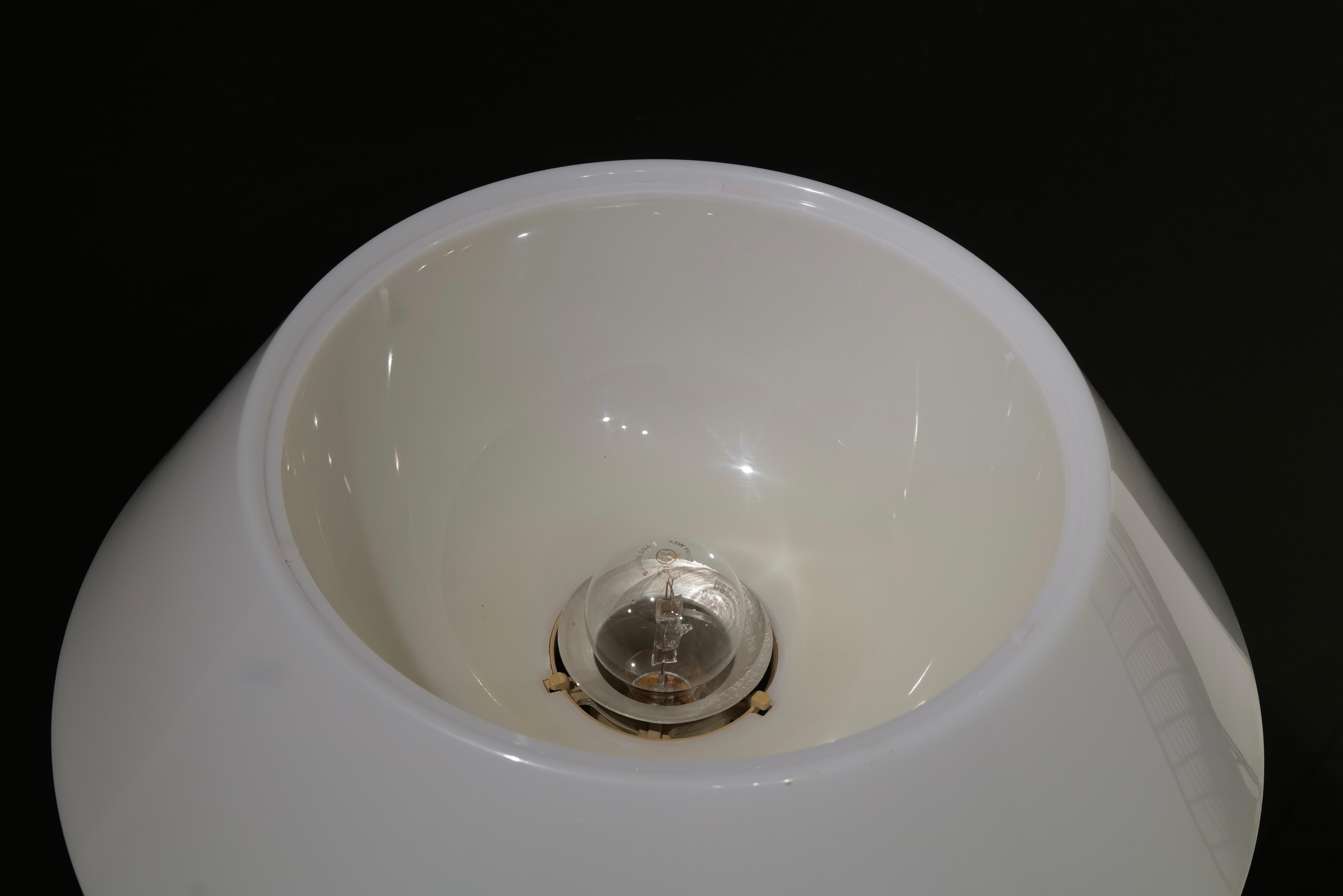 Lampada da tavolo moderna del metà secolo di Gerald Thurston per Lightolier in vendita 7
