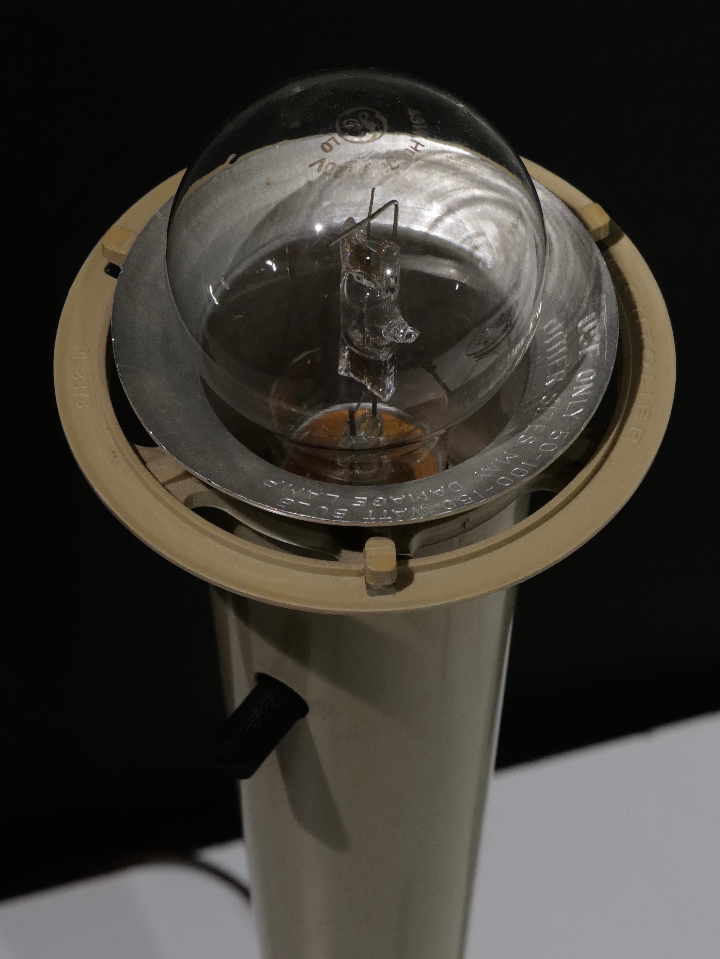 Lampada da tavolo moderna del metà secolo di Gerald Thurston per Lightolier in vendita 8