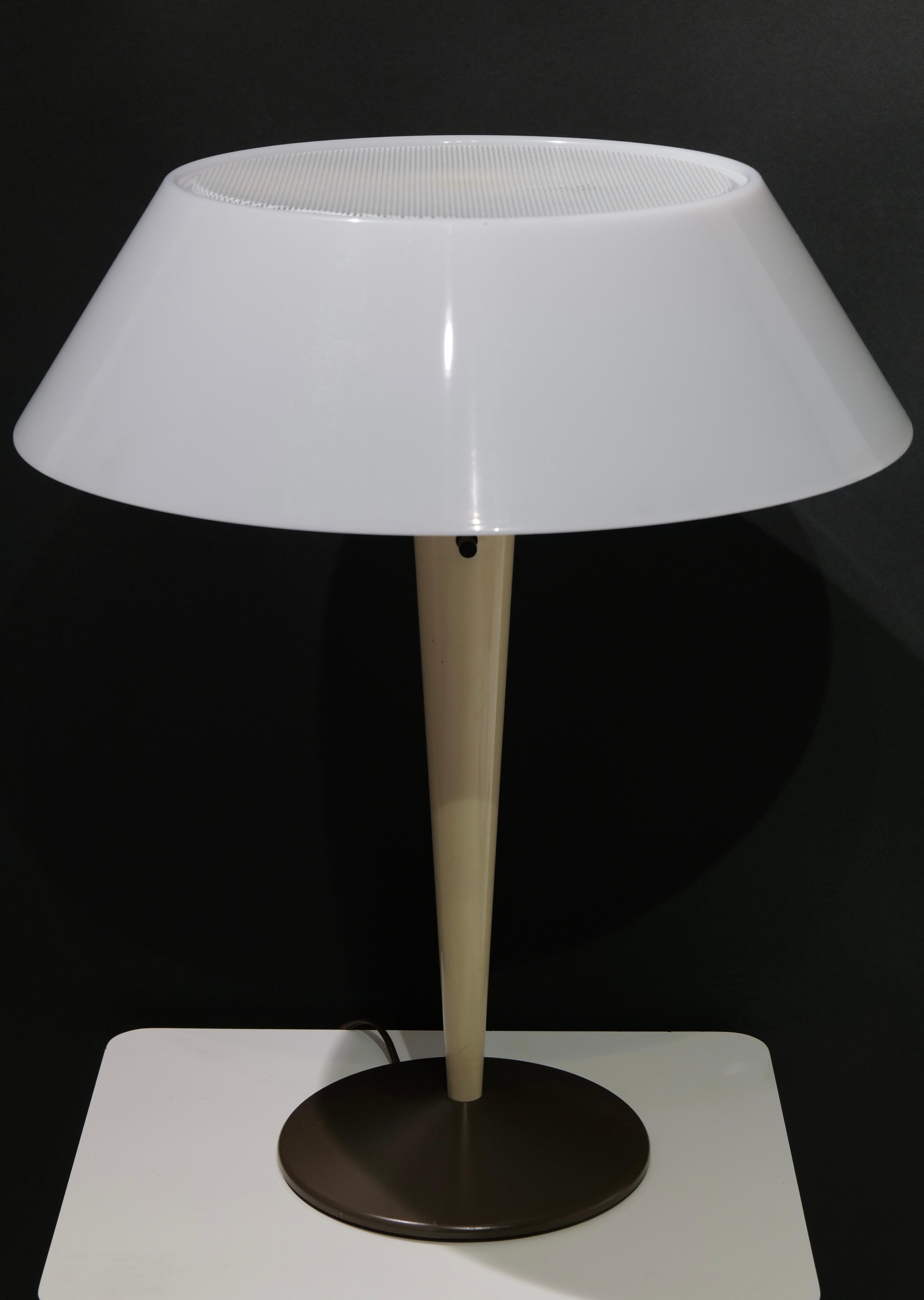 Lampada da tavolo moderna del metà secolo di Gerald Thurston per Lightolier in vendita 9