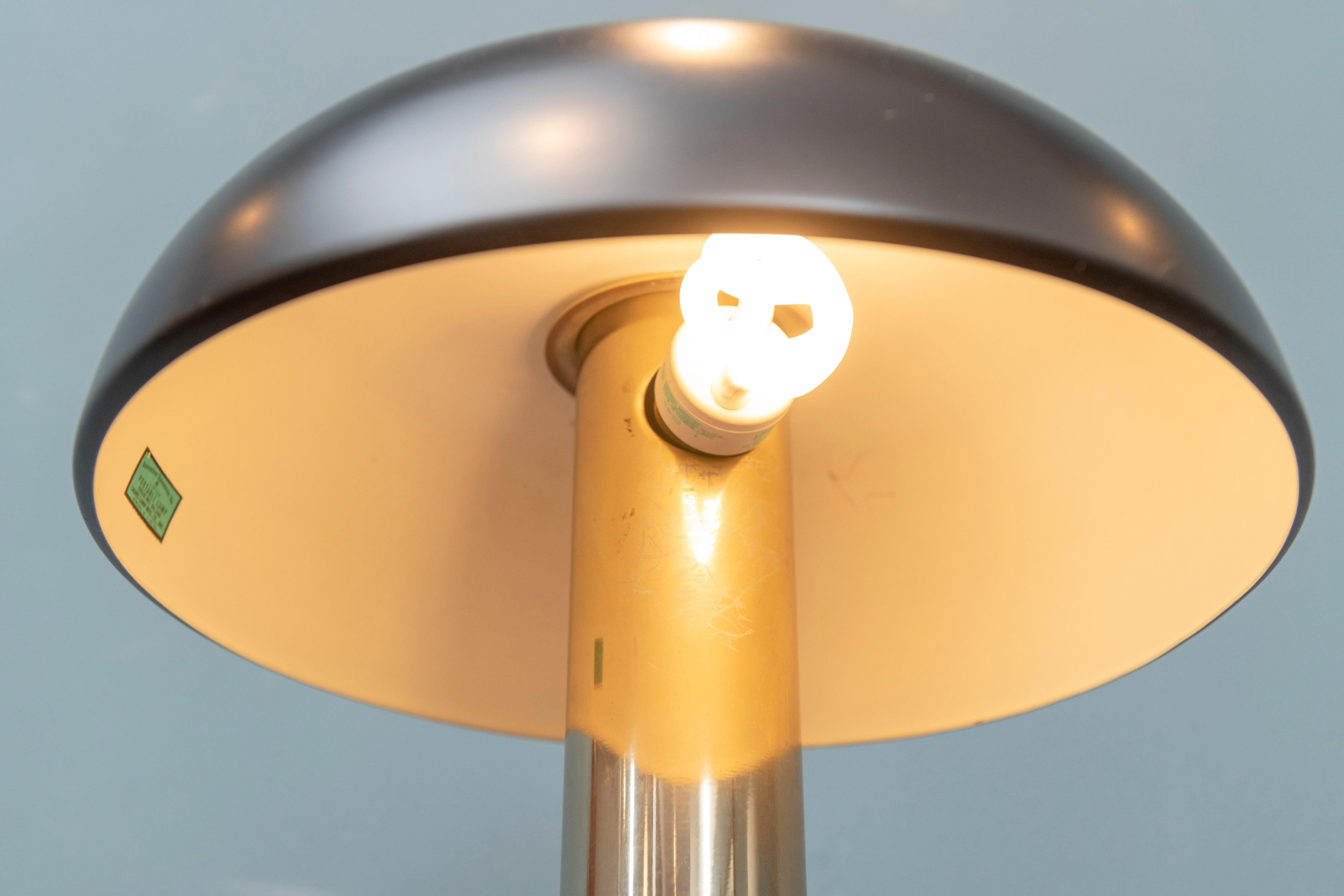 laurel table lamp