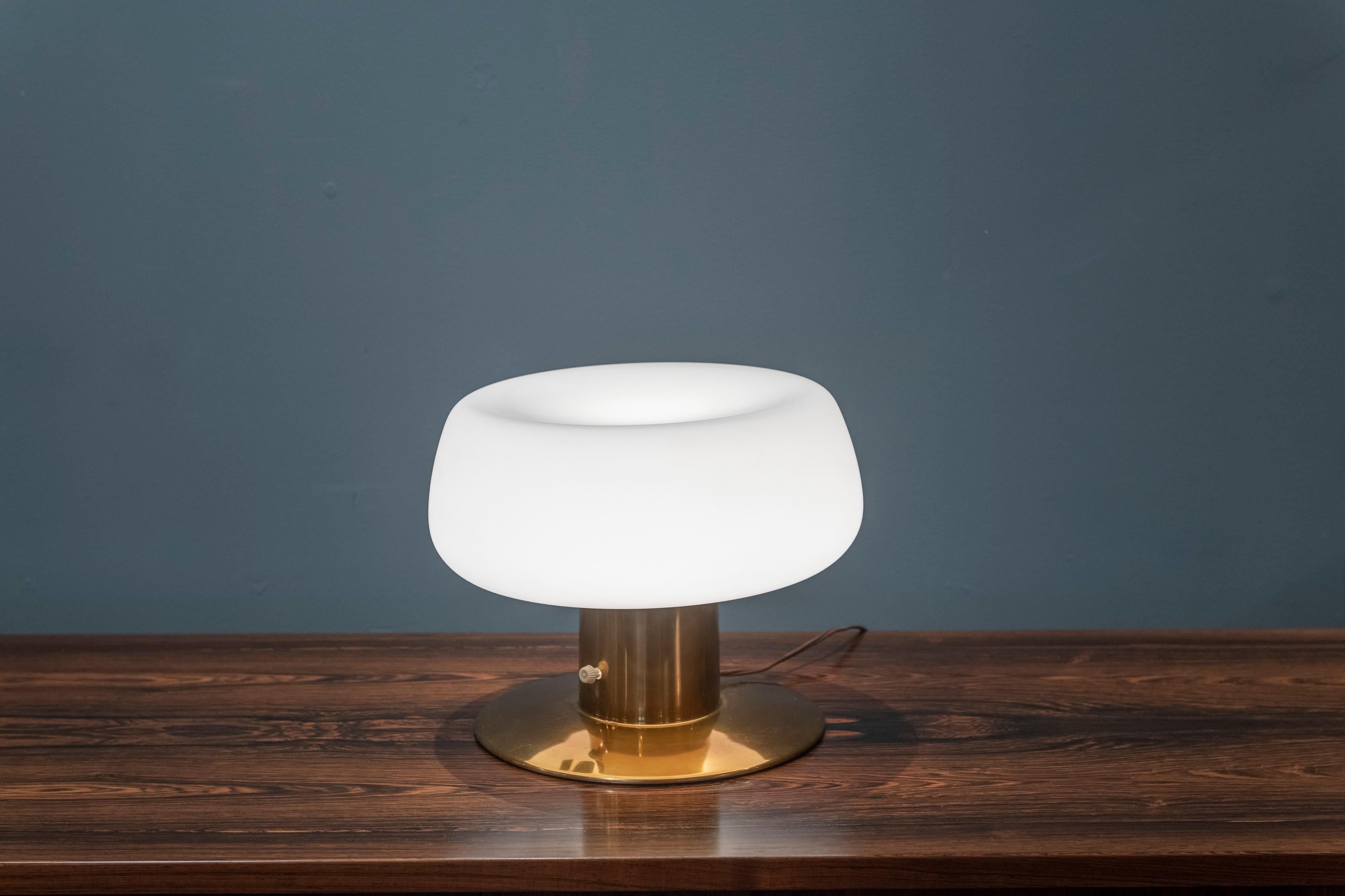 Mid-Century Modern Table Lamp by Laurel In Good Condition In San Francisco, CA