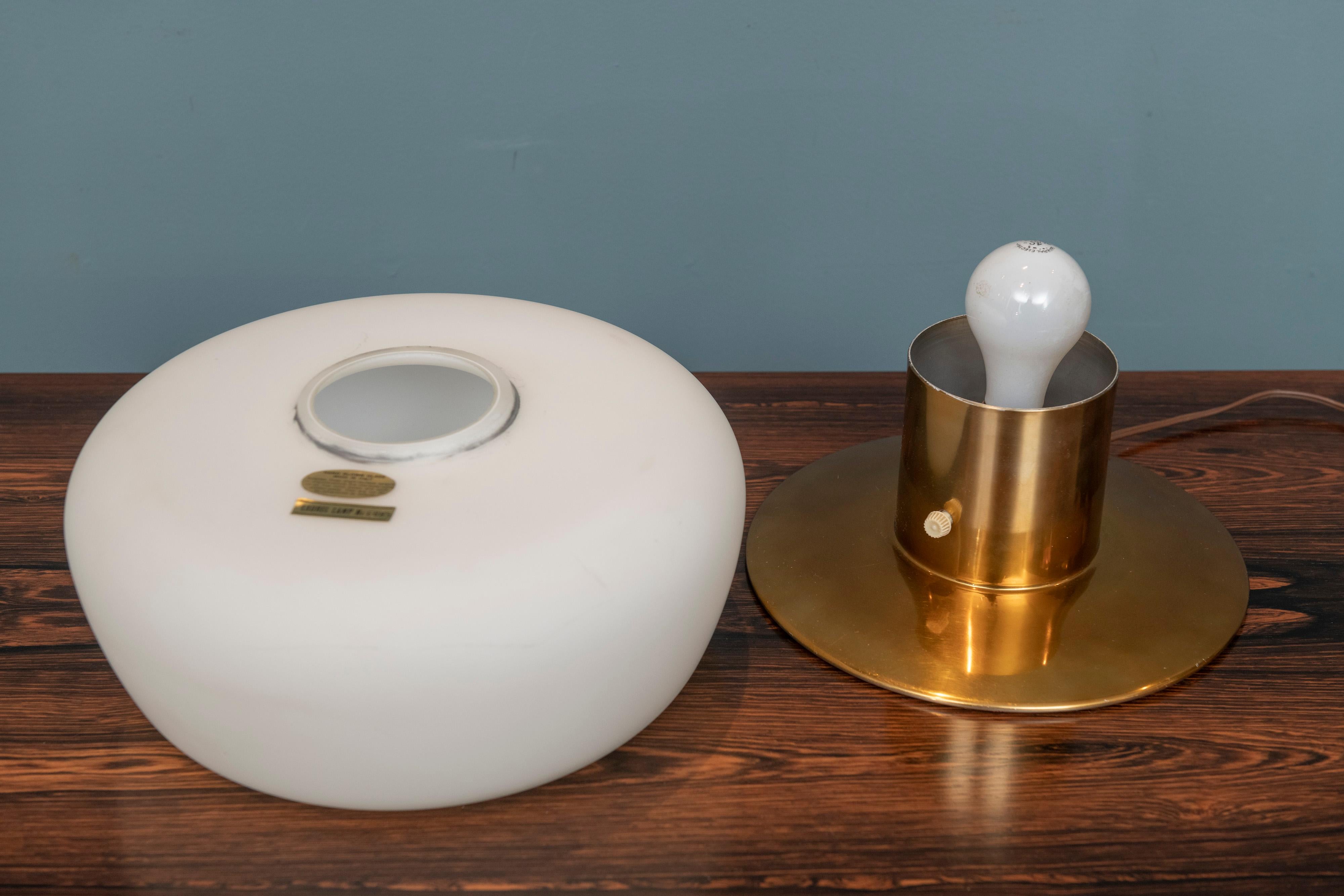 Mid-Century Modern Table Lamp by Laurel 3