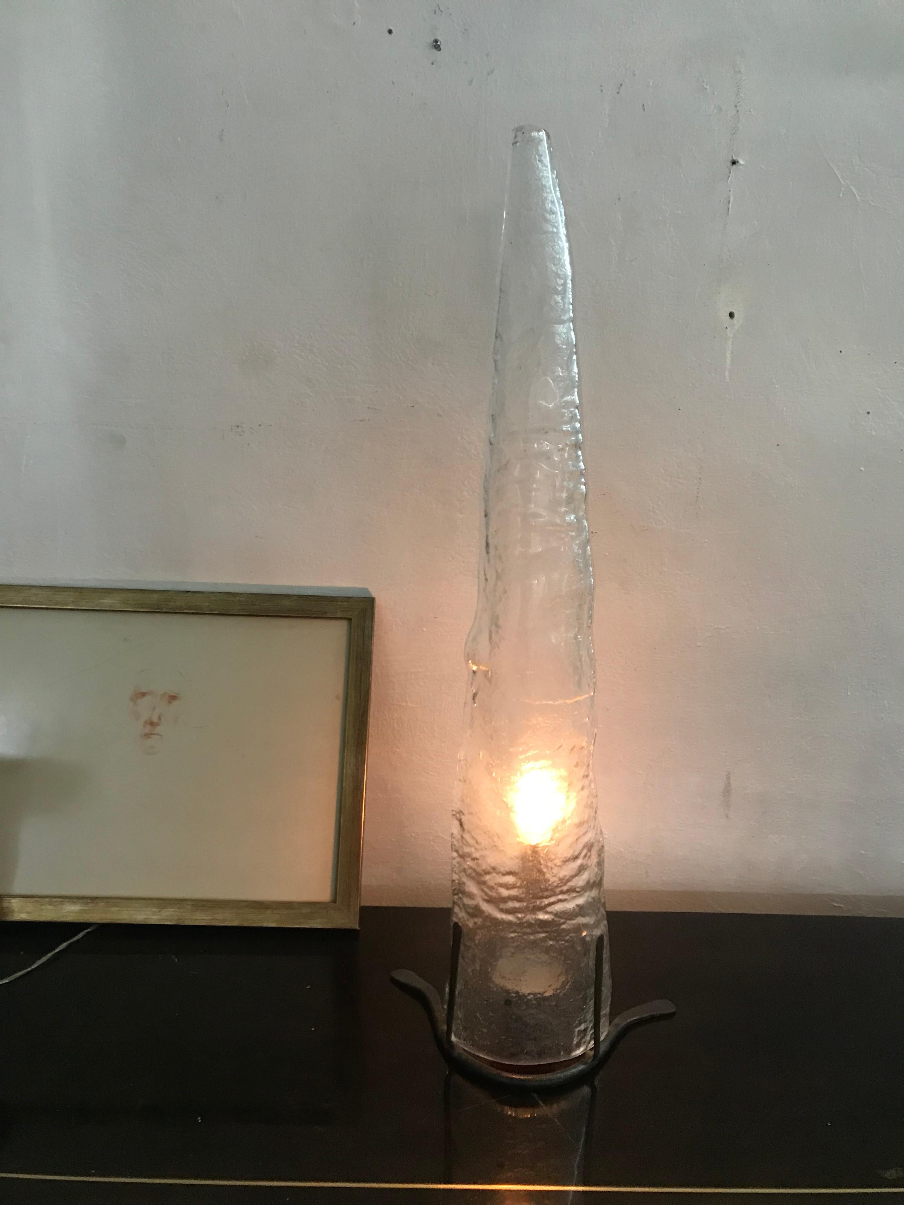 Italian Mid-Century Modern Table Lamp by Mazzega in Murano Glass and Wrought Iron, 1960s For Sale