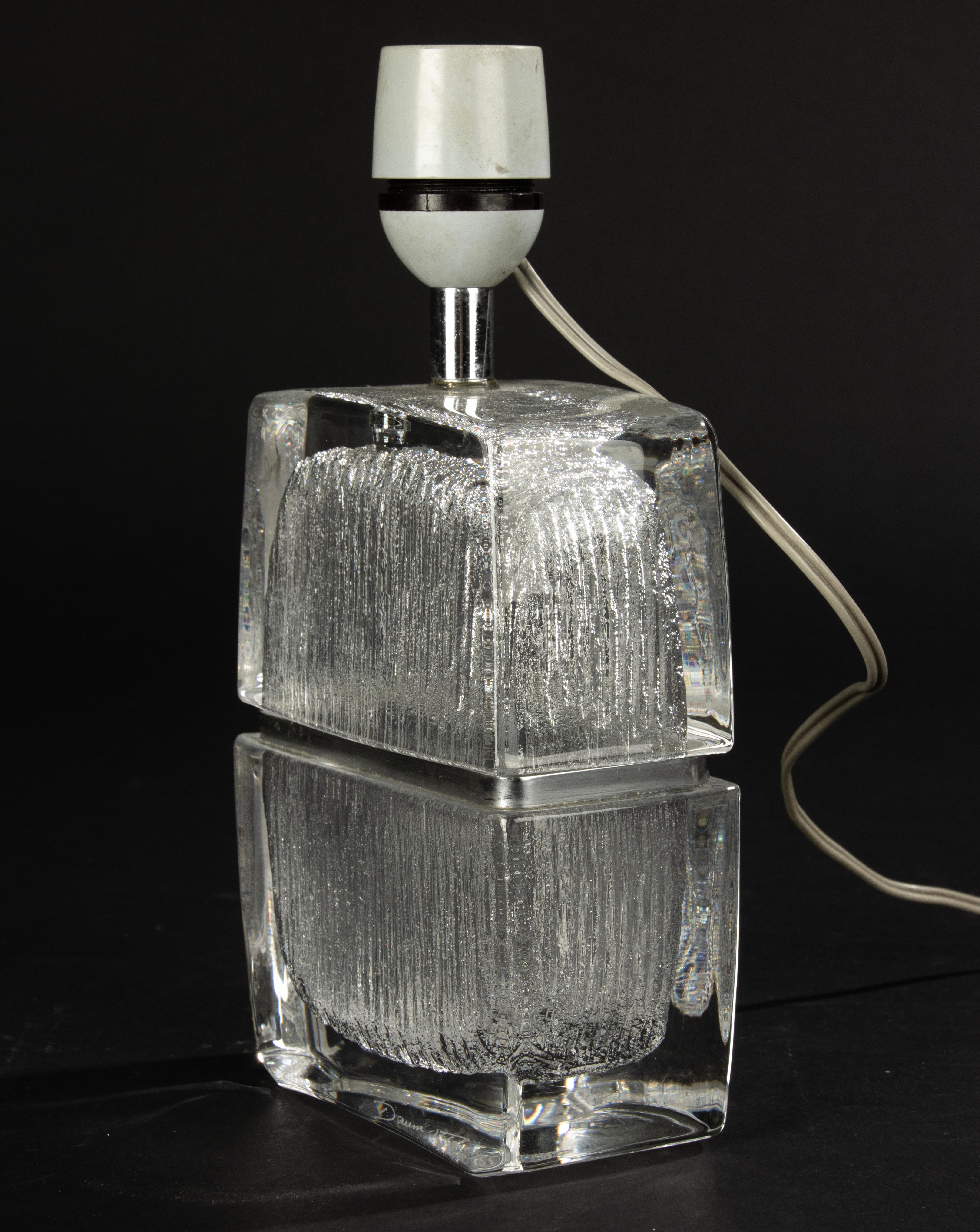 Hand-Crafted Mid Century Modern Table Lamp - Daum - Crystal For Sale