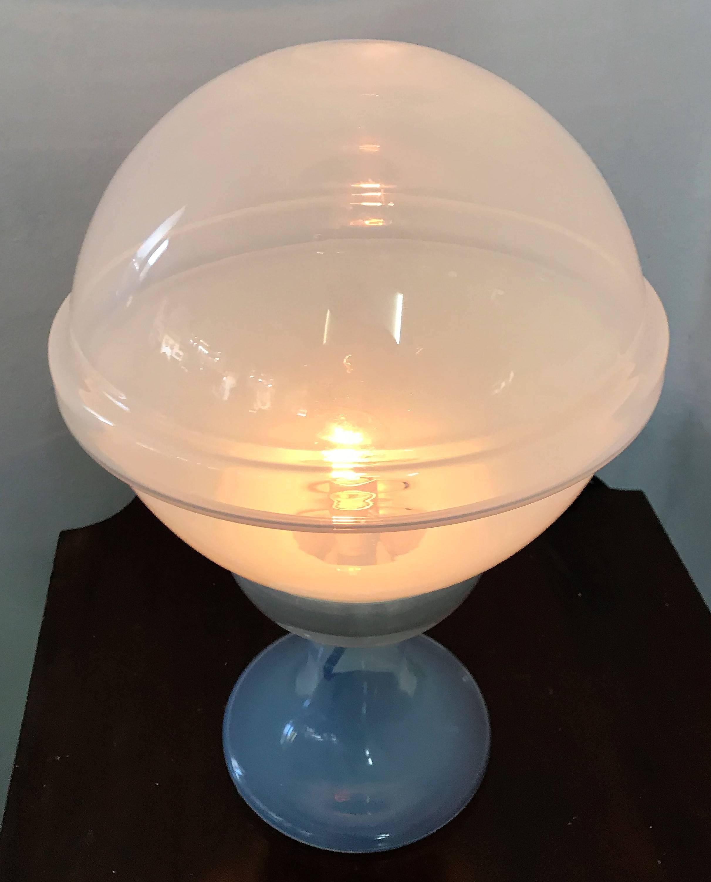 italien Lampe de bureau moderne du milieu du siècle dernier conçue par Carlo Nason pour Mazzega, en verre de Murano en vente