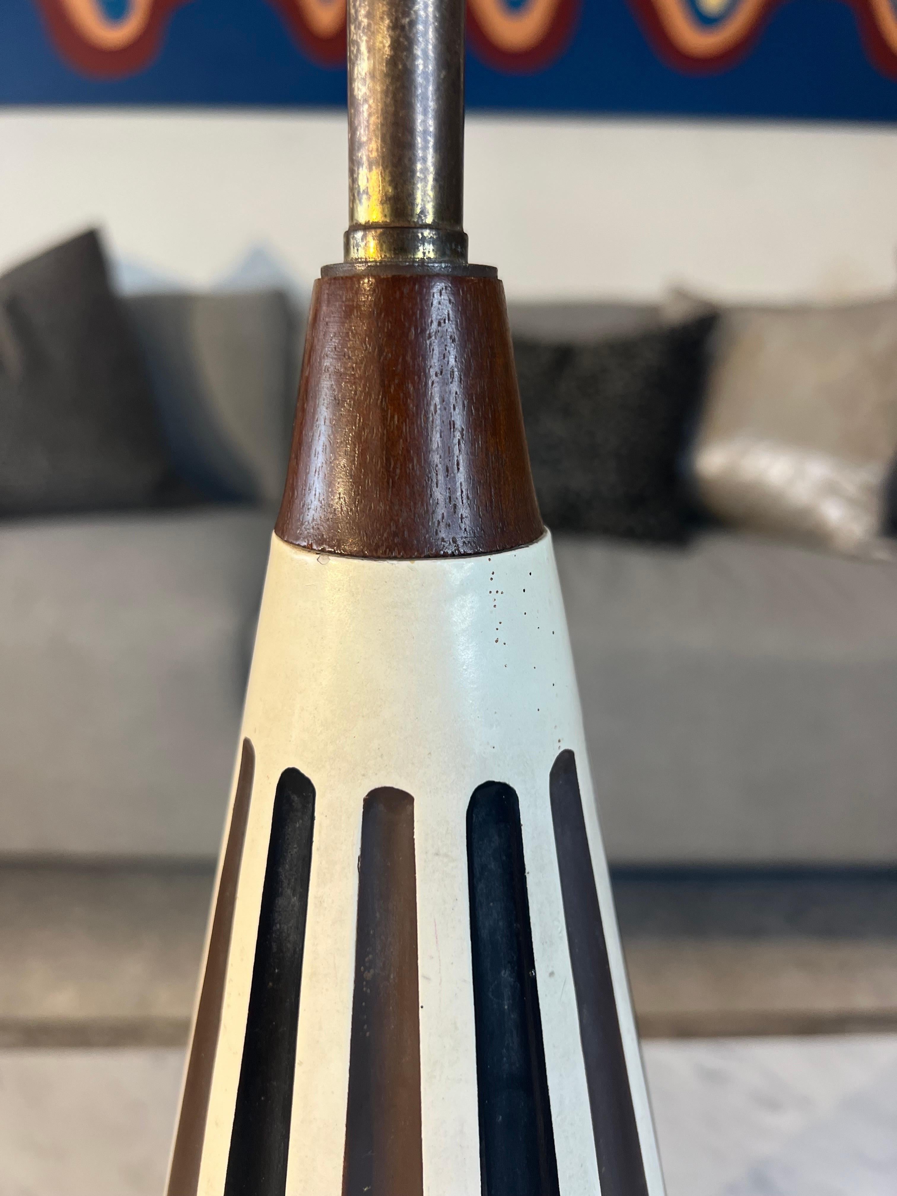Mid-Century Modern Table Lamp For Sale 5