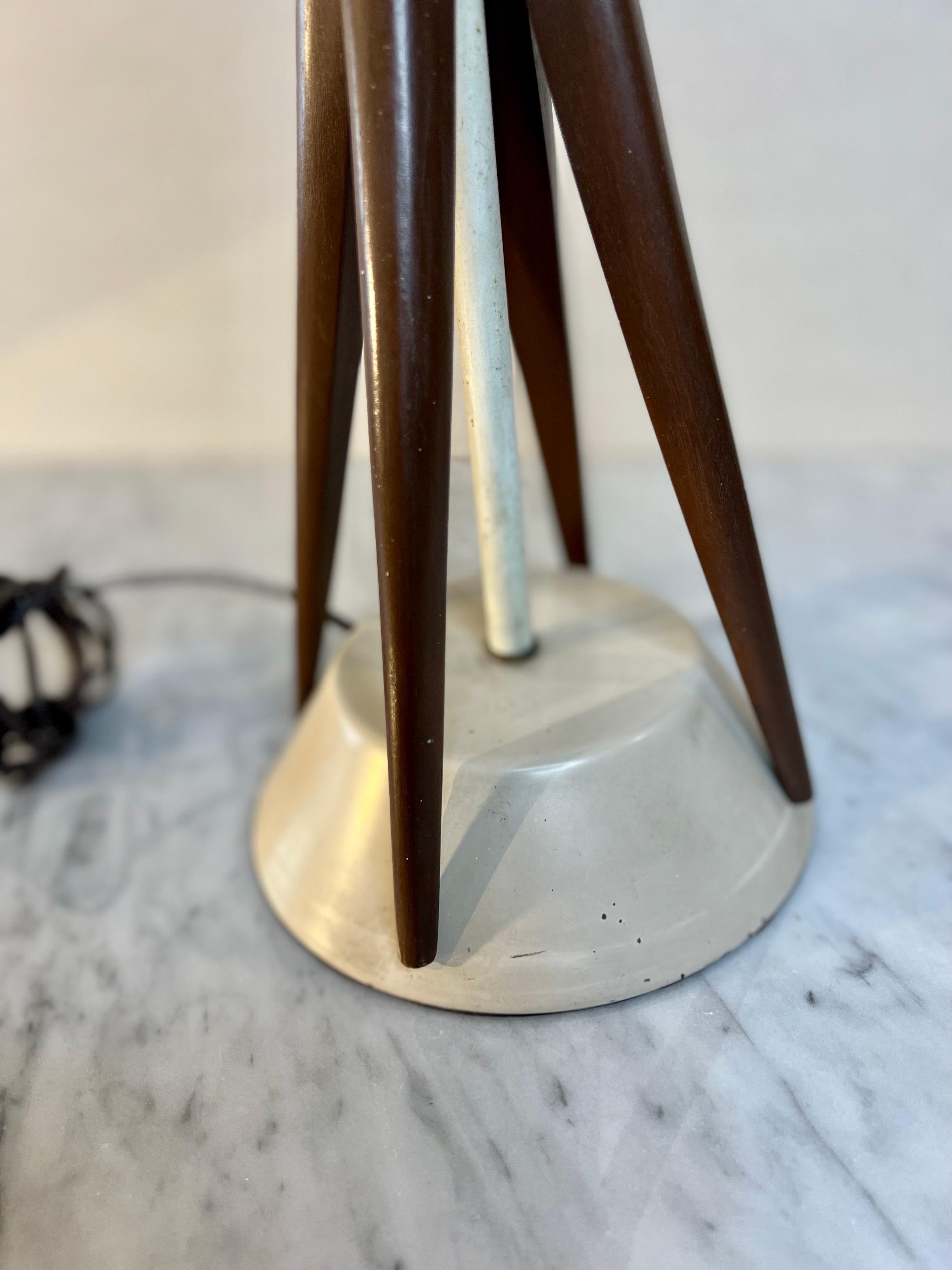 Mid-Century Modern Table Lamp In Fair Condition For Sale In San Pedro Garza Garcia, Nuevo Leon