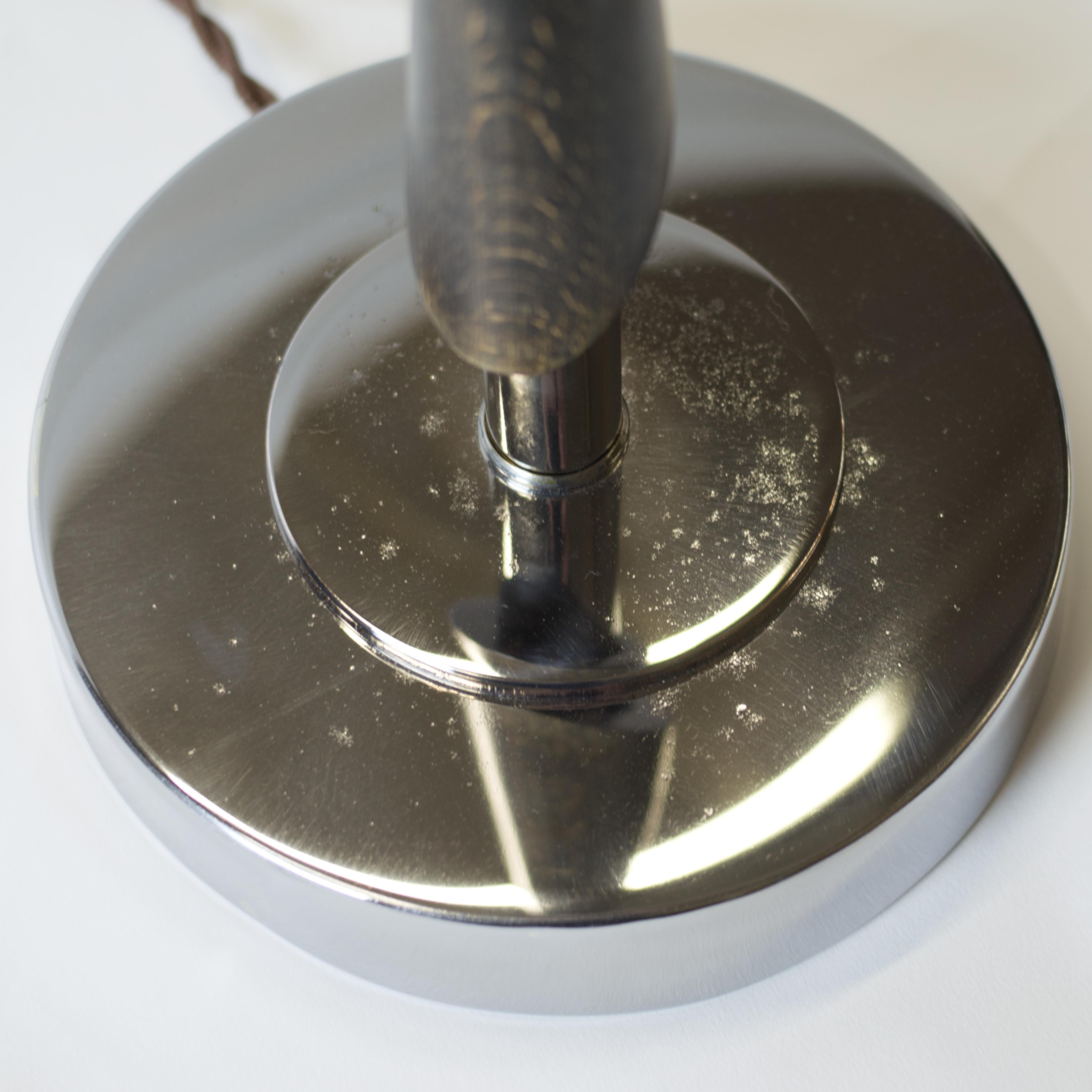 Acier Lampe de table mi-siècle moderne en vente