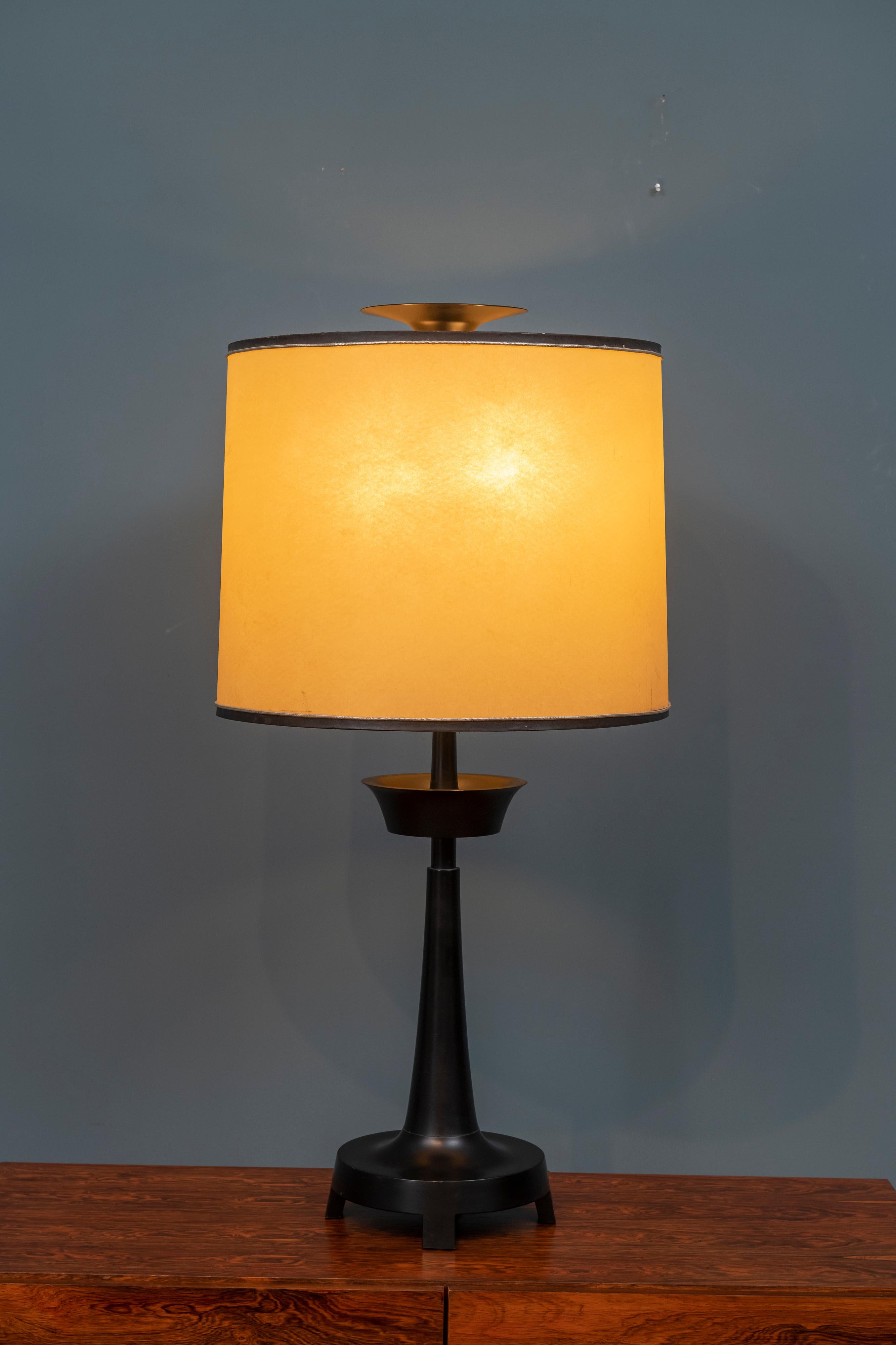 Mid-Century Modern Table Lamp For Sale 3
