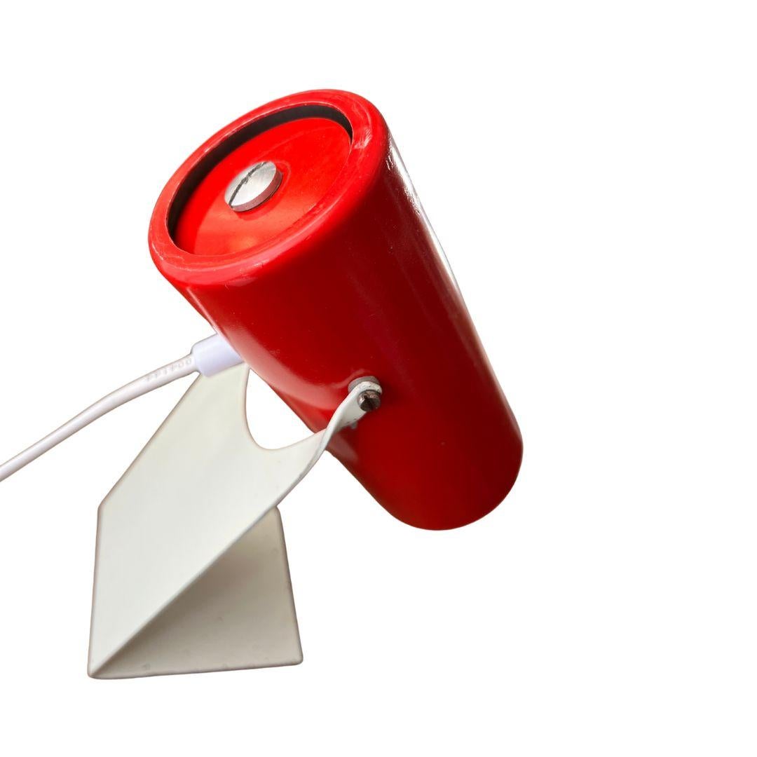 Mid-Century Modern Table Lamp from 1970s, Red and White Coloured In Good Condition For Sale In Budapest, HU