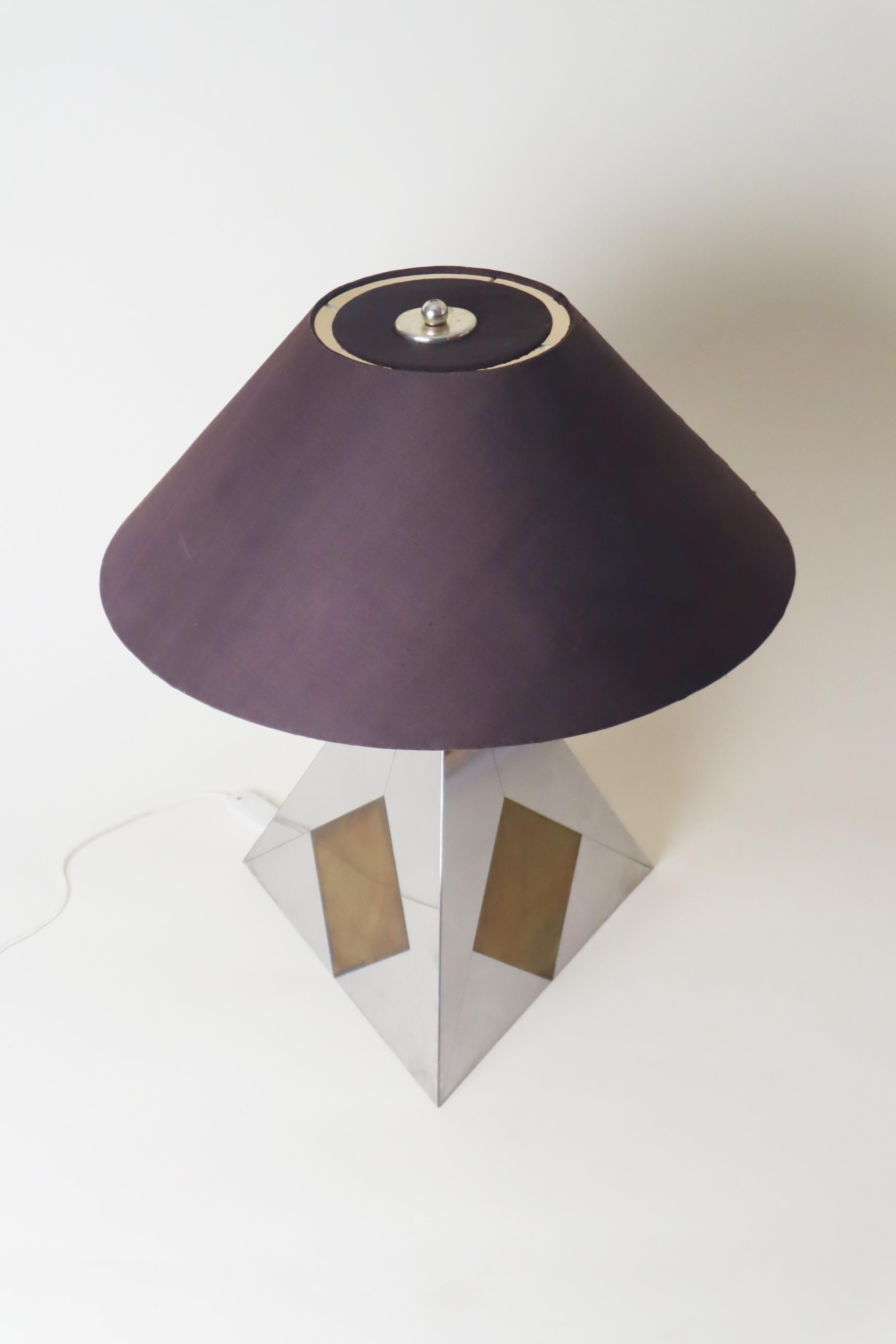 Lampada da tavolo moderna di metà secolo in metallo bicolore e paralume in seta, Francia anni '60 in vendita 4