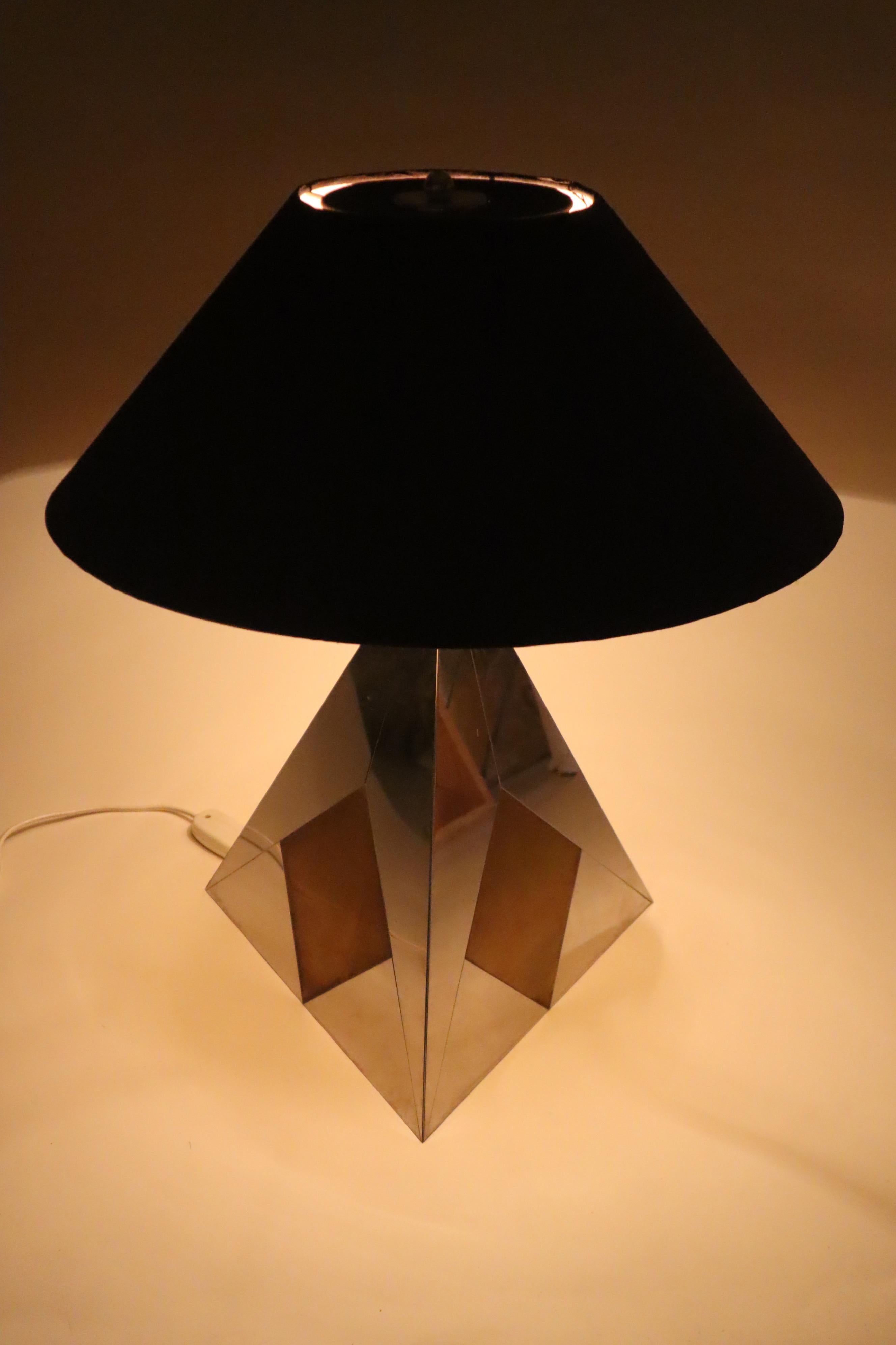 Lampada da tavolo moderna di metà secolo in metallo bicolore e paralume in seta, Francia anni '60 in vendita 5
