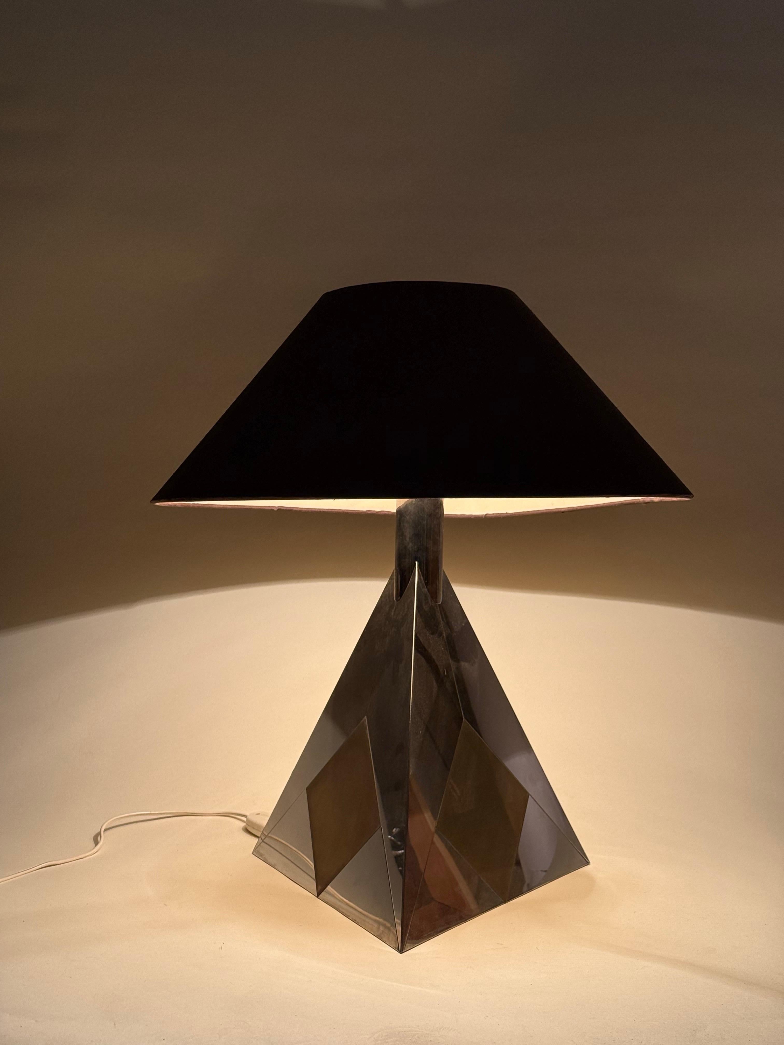 Lampada da tavolo moderna di metà secolo in metallo bicolore e paralume in seta, Francia anni '60 in vendita 6