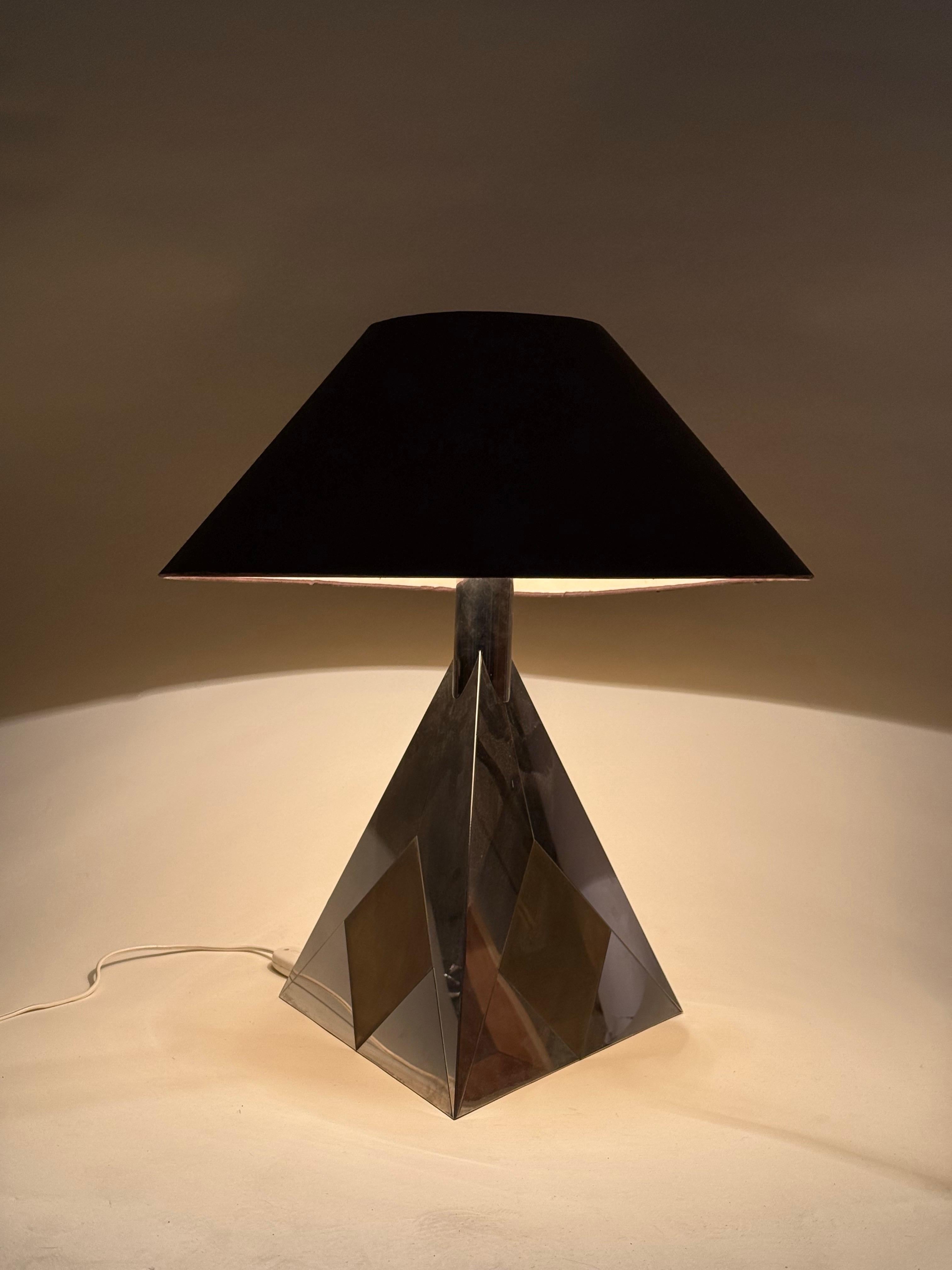 Lampada da tavolo moderna di metà secolo in metallo bicolore e paralume in seta, Francia anni '60 in vendita 7