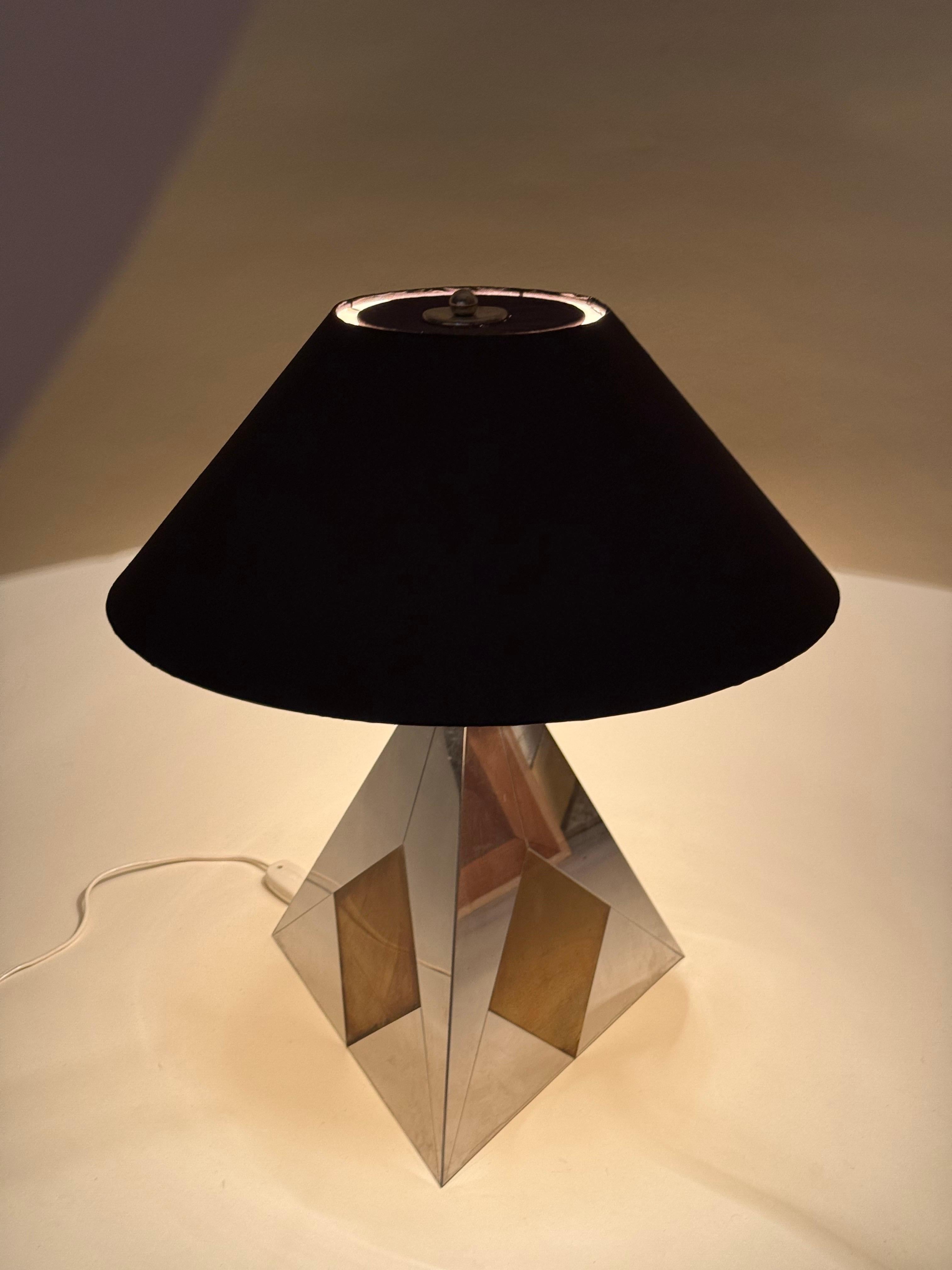 Lampada da tavolo moderna di metà secolo in metallo bicolore e paralume in seta, Francia anni '60 in vendita 8