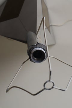 Lámpara de sobremesa moderna de mediados de siglo en metal bicolor y pantalla de seda, Francia Años 60