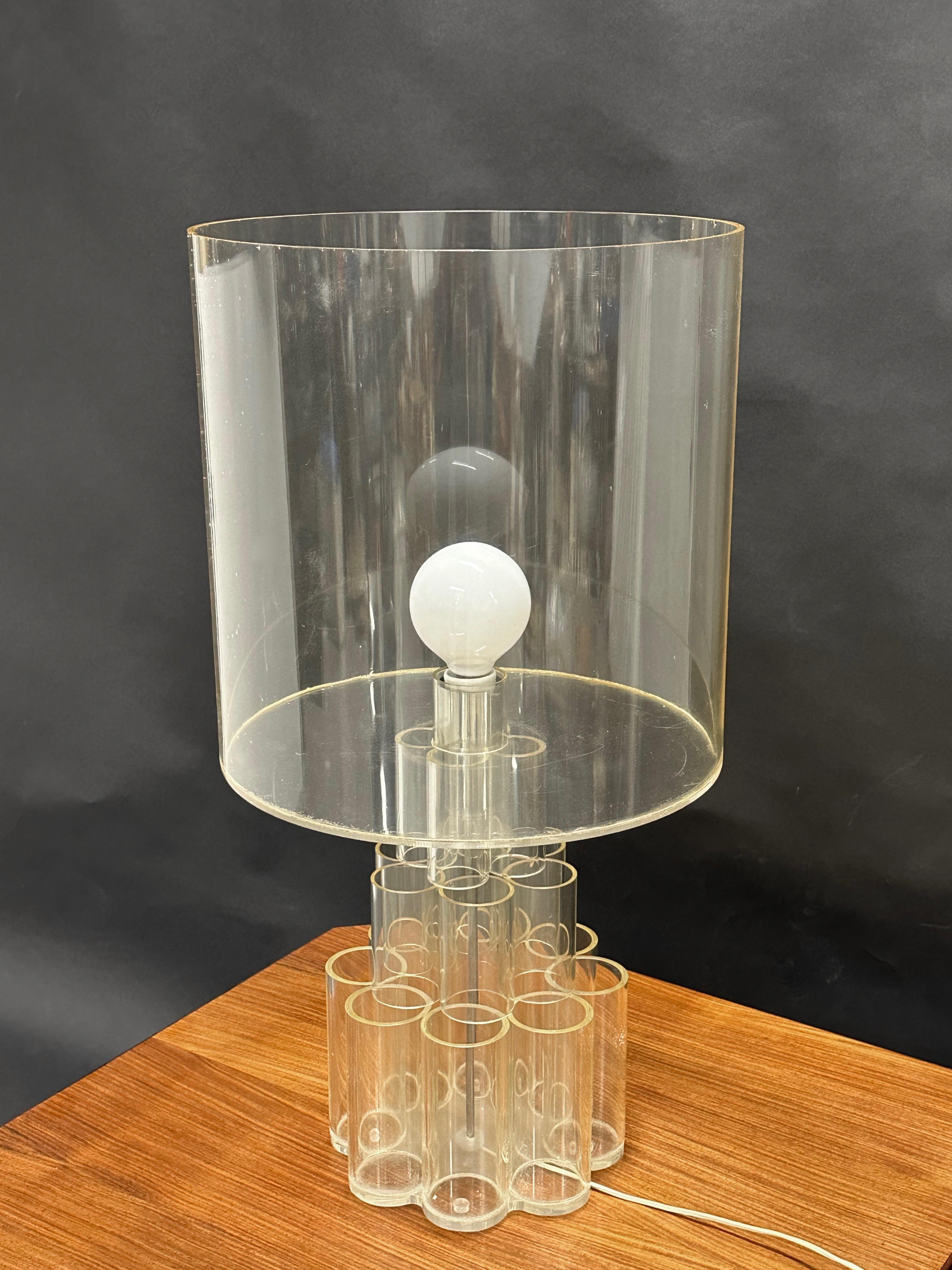 Mid-Century Modern Table Lamp in Lucite Plexiglass, Panton Style, Italy, 1970s For Sale 10