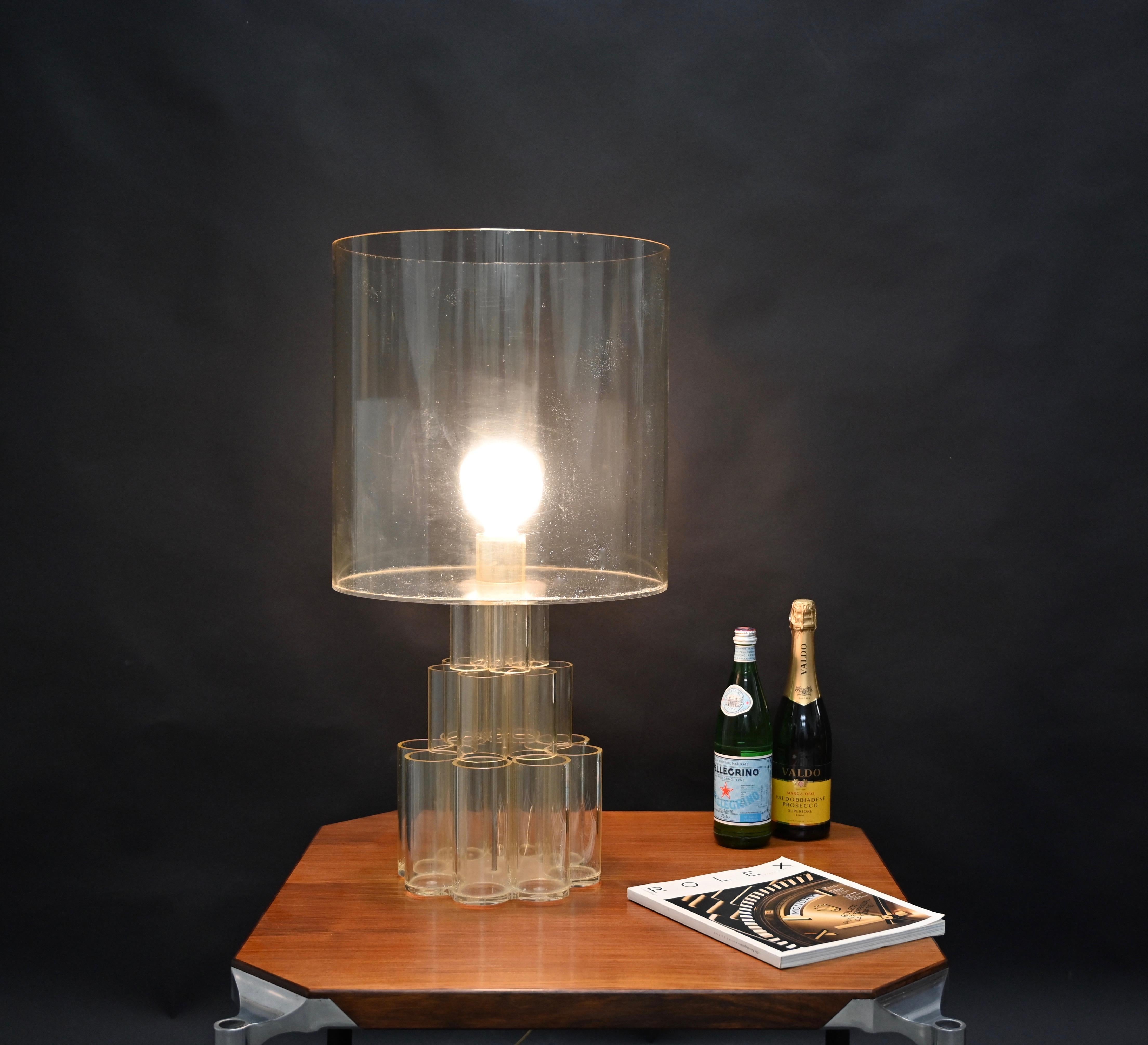 Mid-Century Modern Table Lamp in Lucite Plexiglass, Panton Style, Italy, 1970s For Sale 1