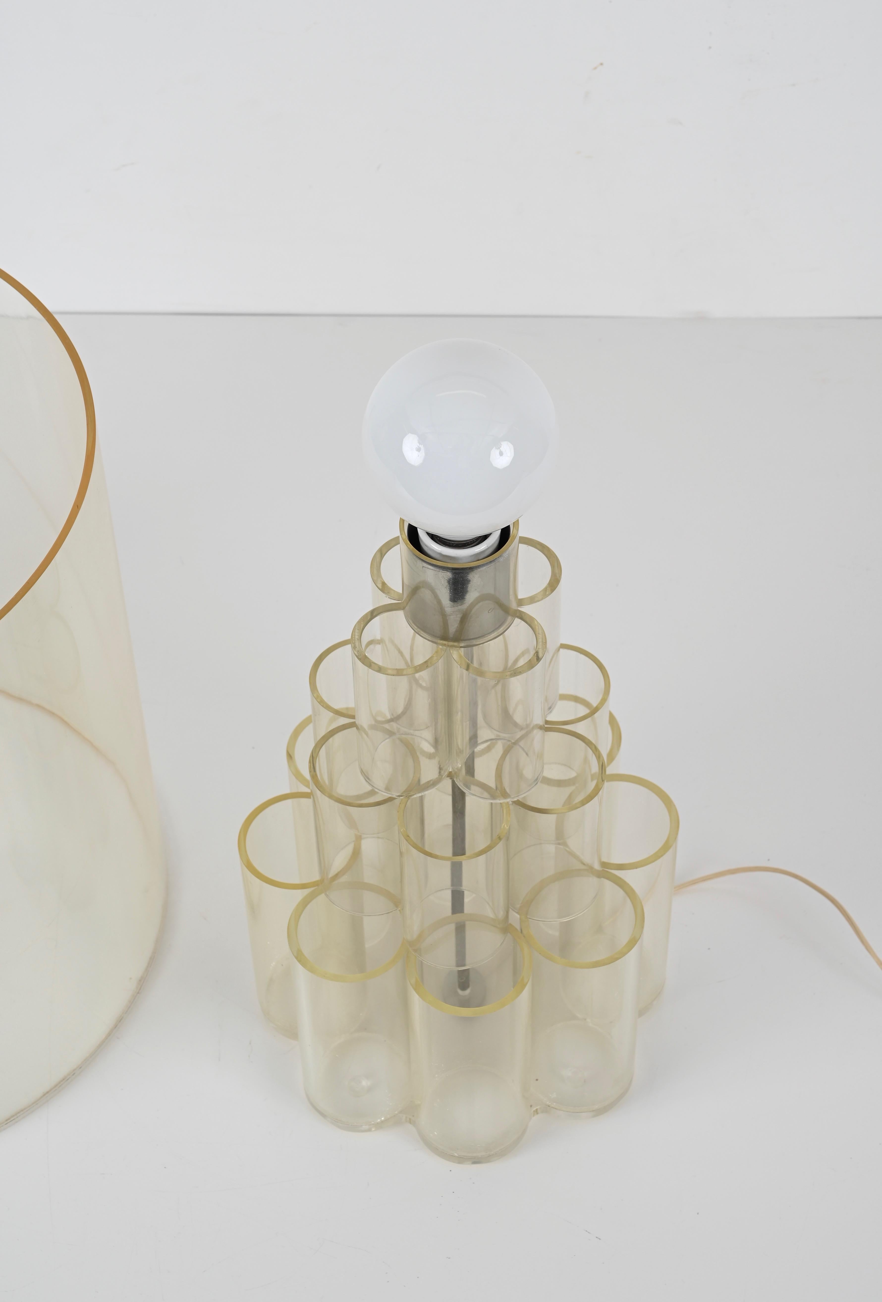20ième siècle Lampe de bureau moderne du milieu du siècle dernier en plexiglas Lucite, style Panton, Italie, 1970 en vente