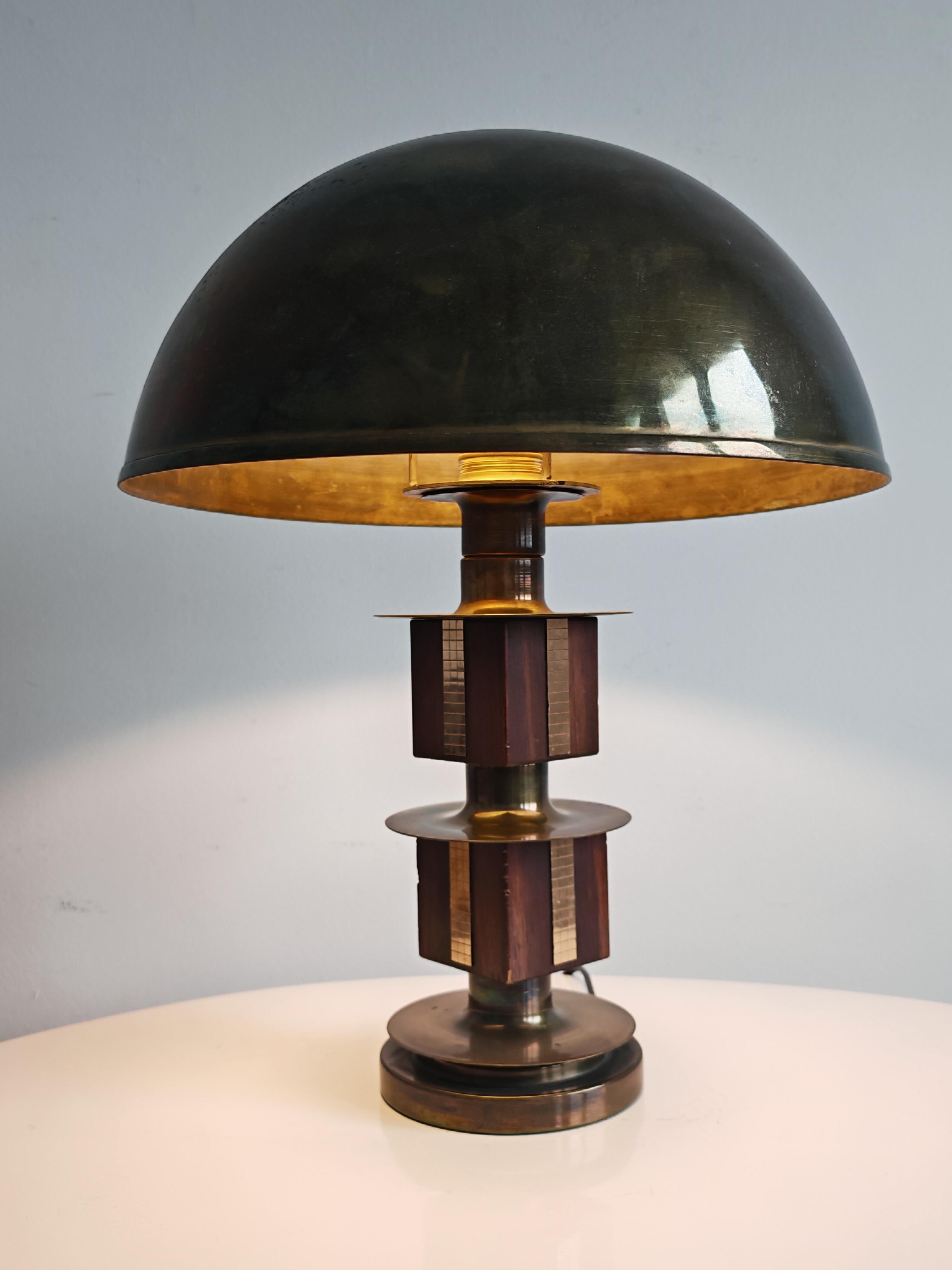 Mid Century Modern Table Lamp in mahogany and brass, Italy 1960s Moderno de mediados de siglo en venta