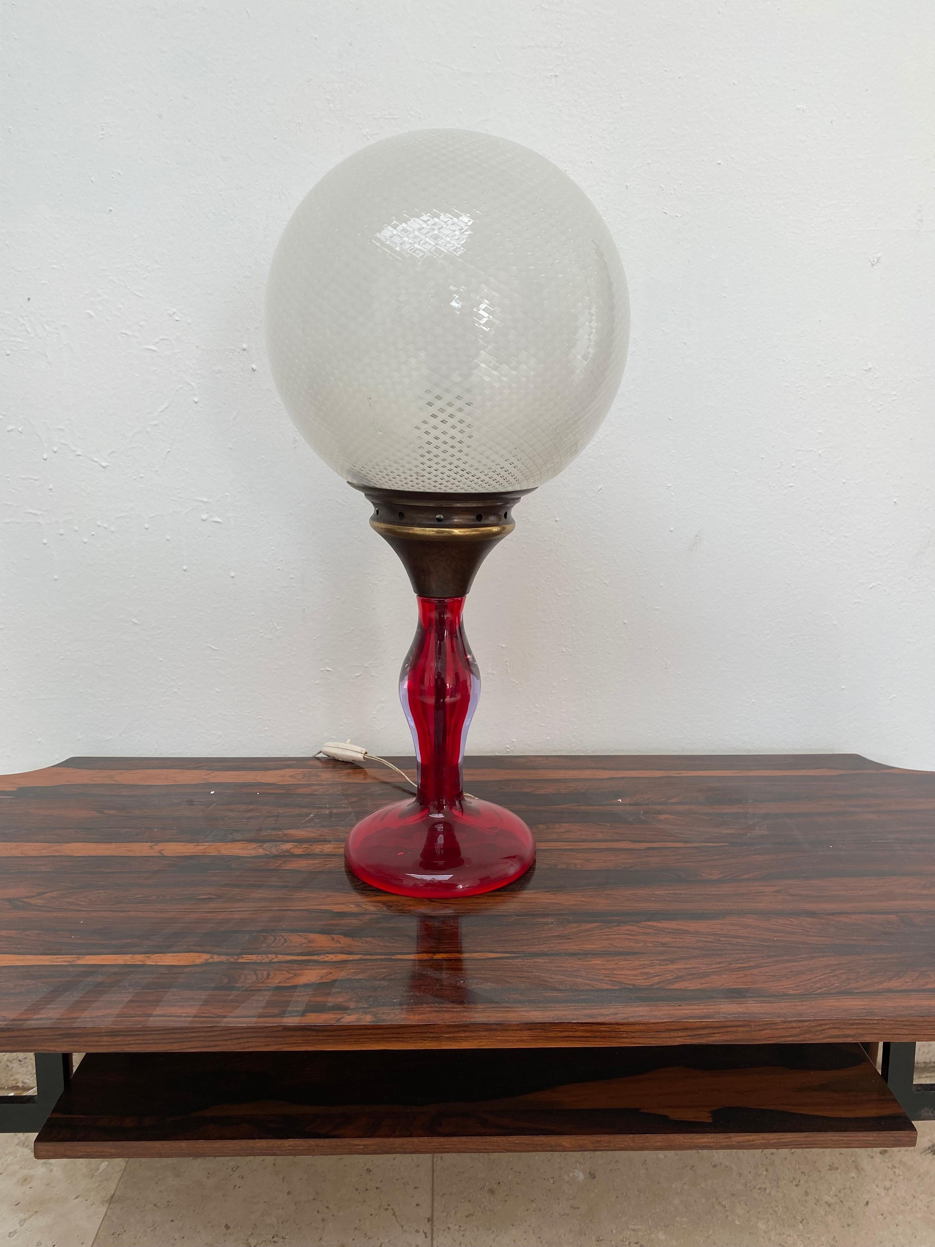 Mid-20th Century Mid-Century Modern Table Lamp in Sommerso and Reticello Murano Glass, ca. 1940 For Sale