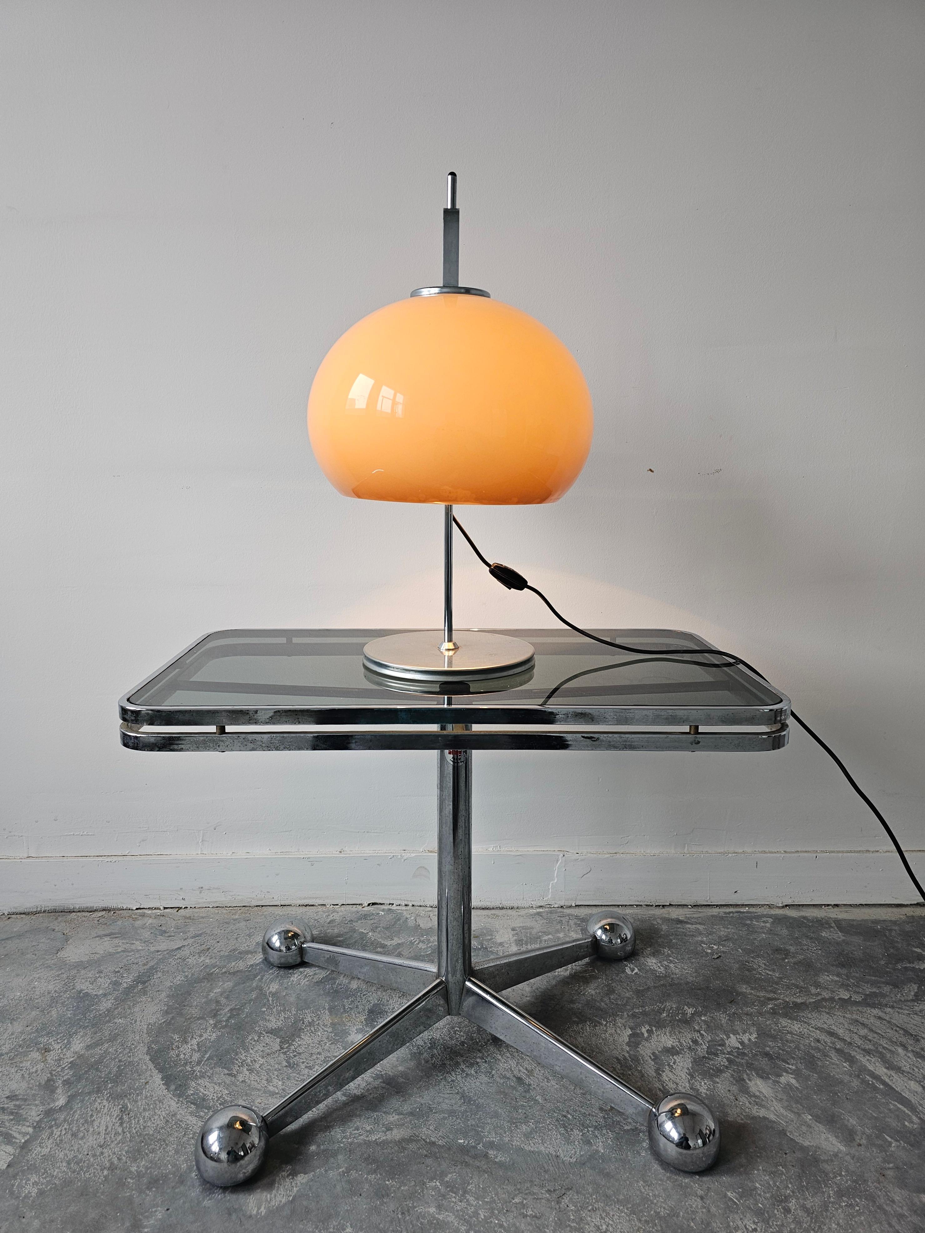 Moderne Tischlampe „Lucerna“, entworfen von Harvey Guzzini, Mid-Century Modern im Zustand „Gut“ in Beograd, RS