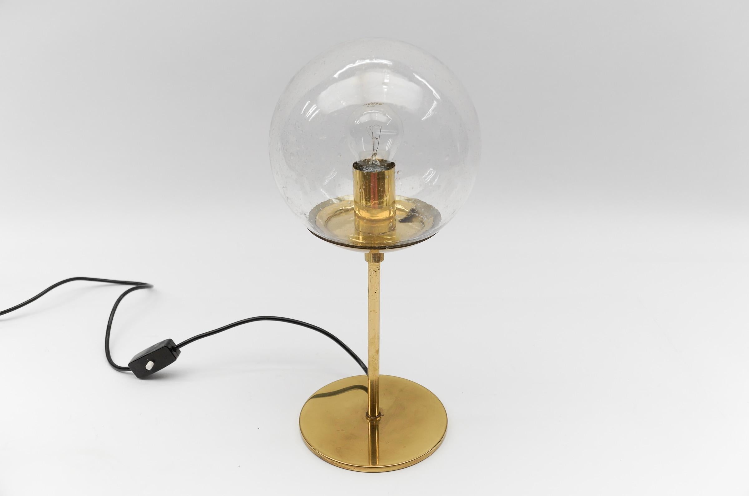 Mid-20th Century Mid-Century Modern Table Lamp made in Brass and Glass, 1960s For Sale