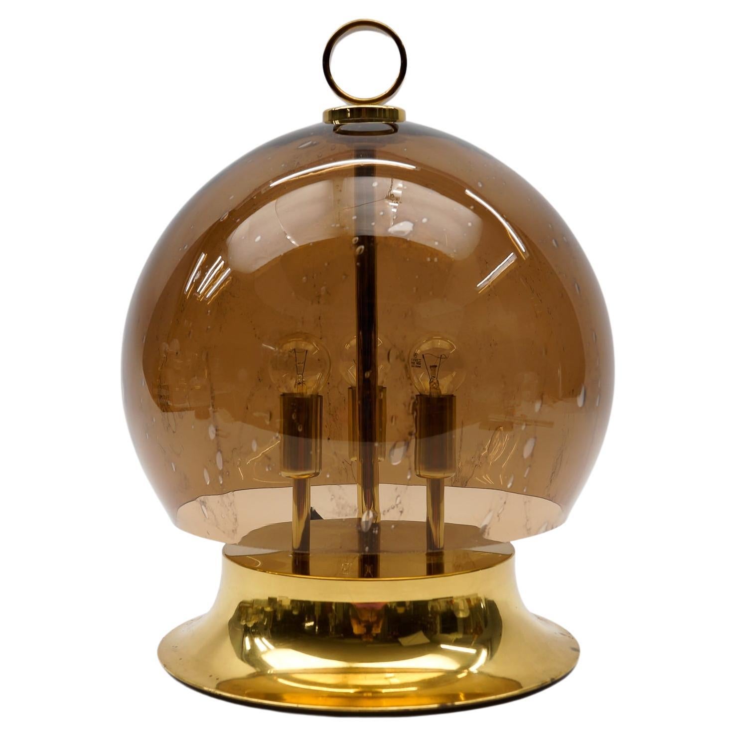 Lampe de bureau moderne du milieu du siècle dernier en verre fumé et laiton, années 1960