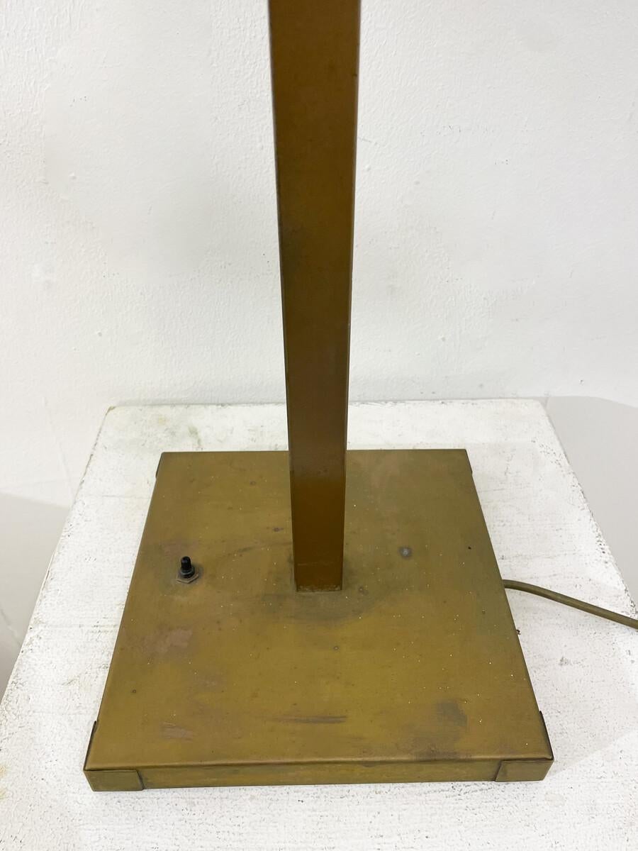 Mid-Century Modern Lampe de table The Modernity Marbre et laiton en vente
