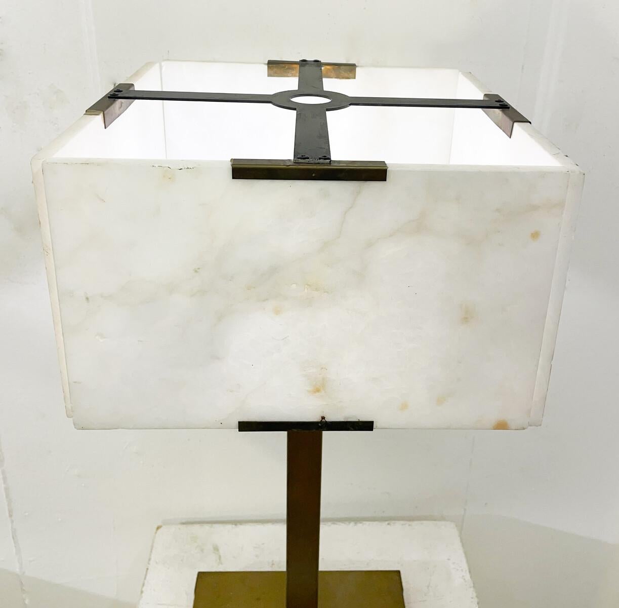 Lampe de table The Modernity Marbre et laiton en vente 1