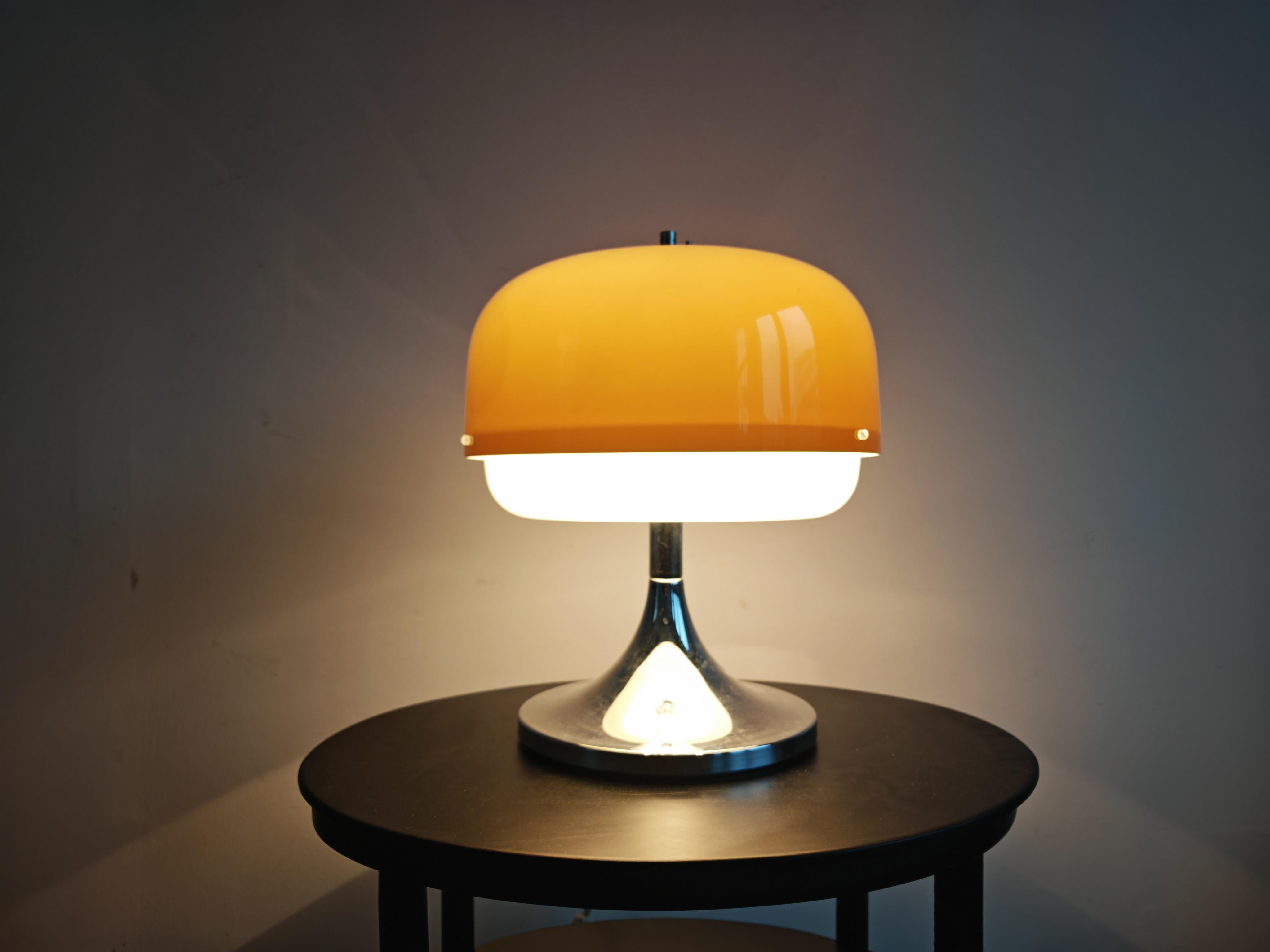 Lámpara de sobremesa moderna de mediados de siglo 