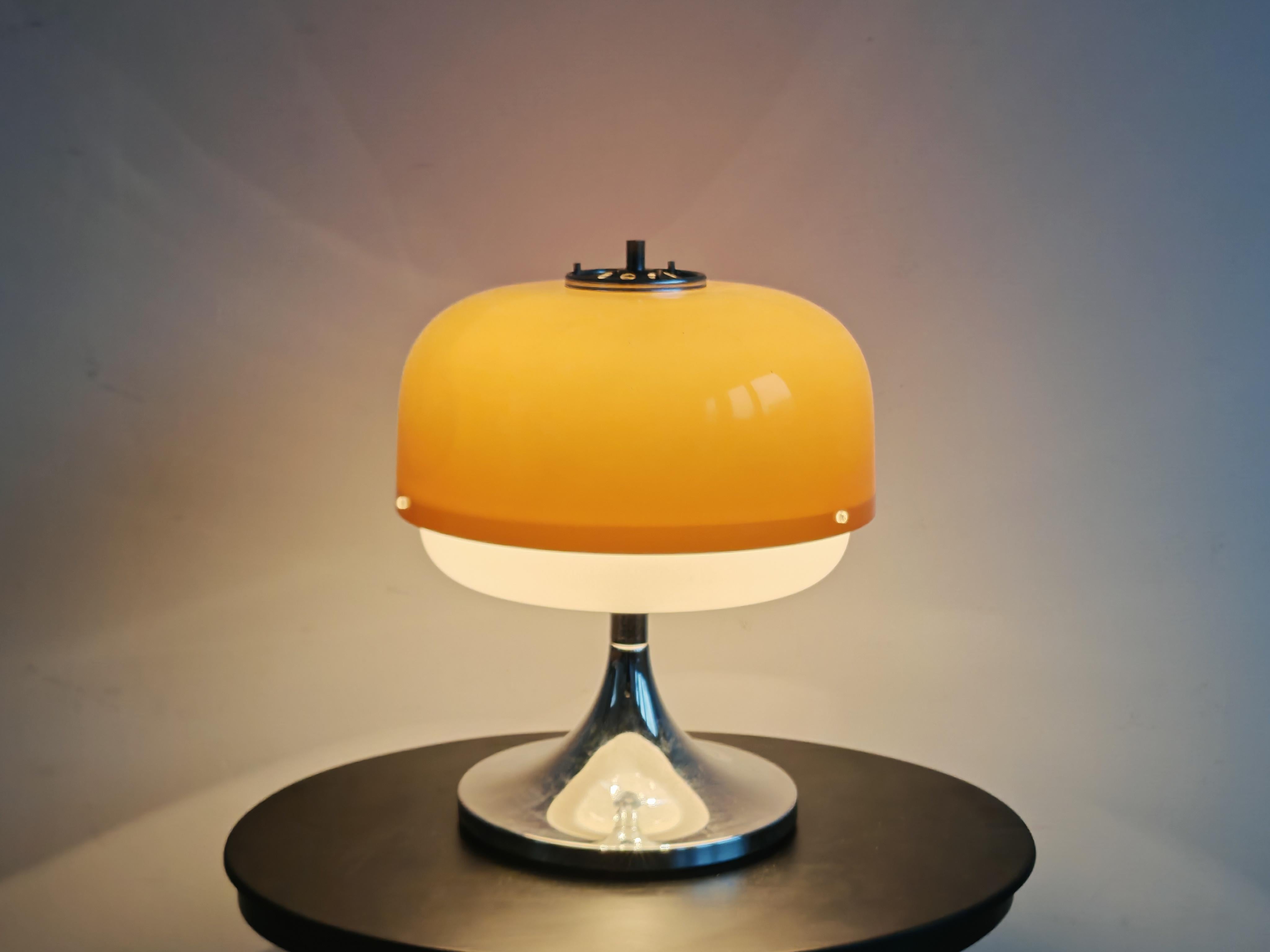 Lámpara de sobremesa moderna de mediados de siglo 