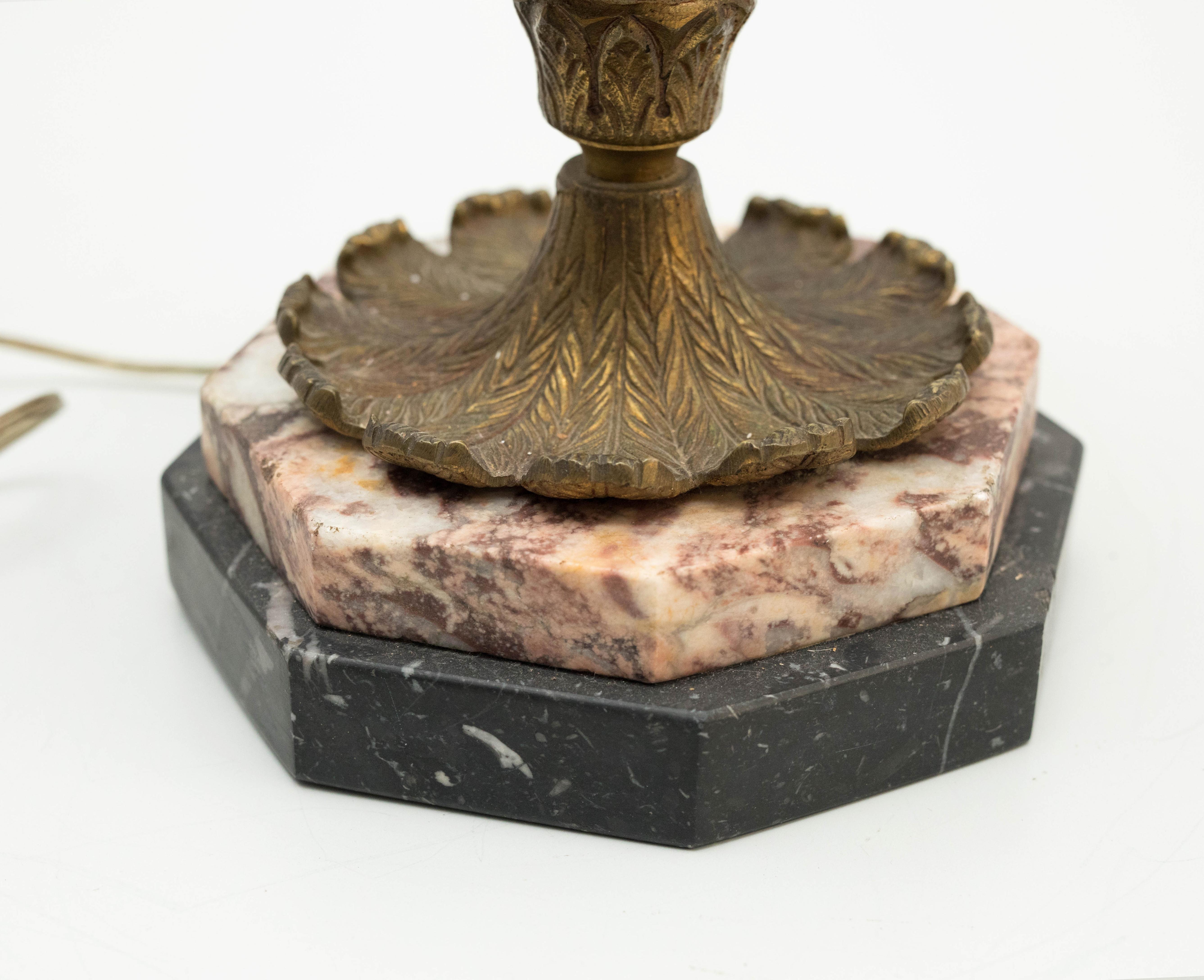Lámpara de mesa moderna de mediados de siglo - Metal y mármol, circa 1950 Español en venta