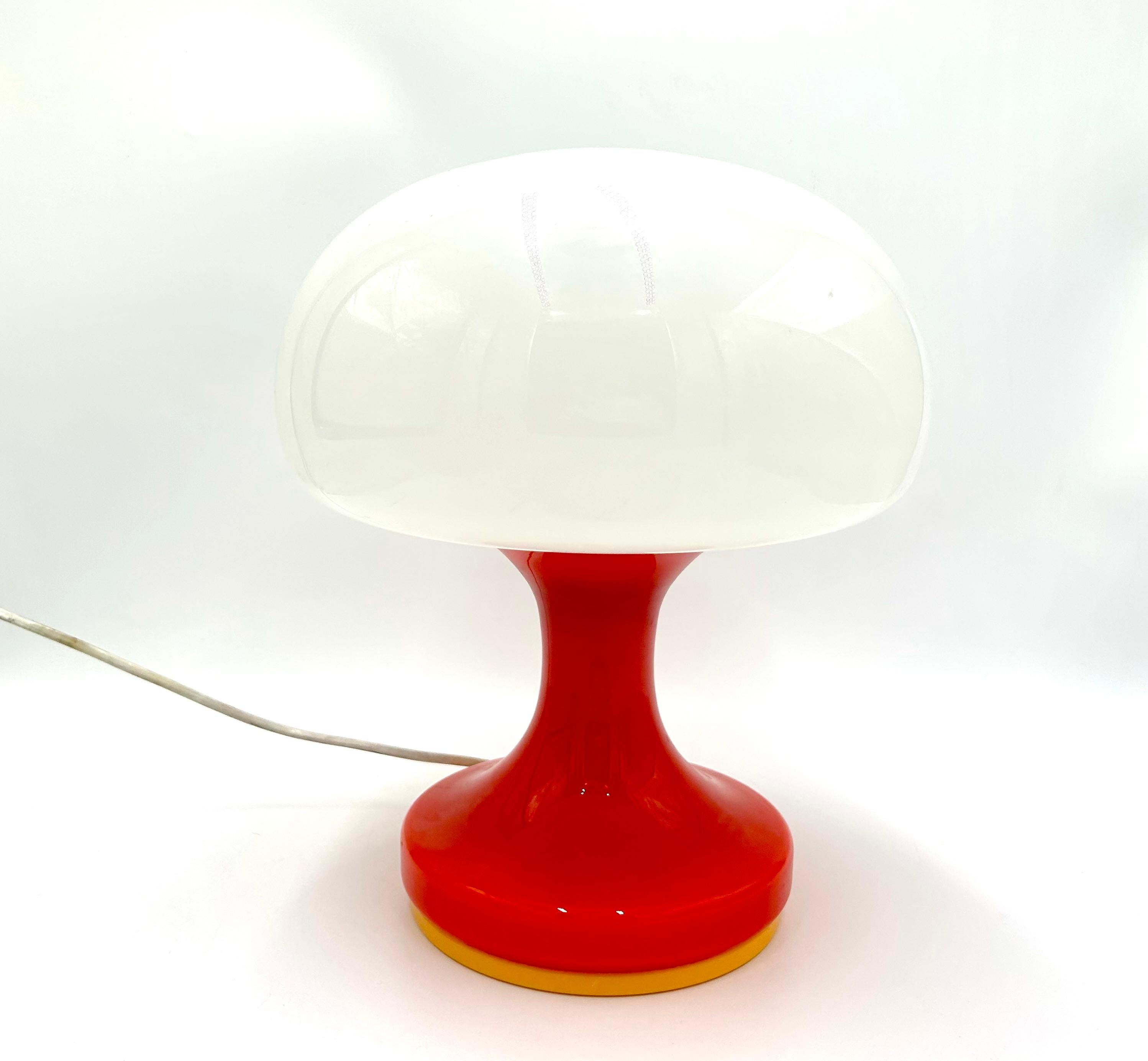 Red glass table lamp with a white shade designed by Stephan Tabera, produced by OPP Jihlava in Czechoslovakia around 1970. Very good condition without damage.
Efficient lamp, bulb E27 thread.
height: 30cm
diameter: 25cm