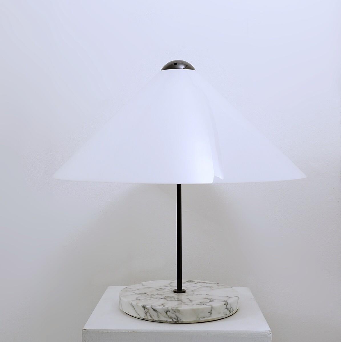 Lampe de bureau « Snow », de style moderne du milieu du siècle dernier, de Vico Magistretti pour O-Luce, Italie en vente 1