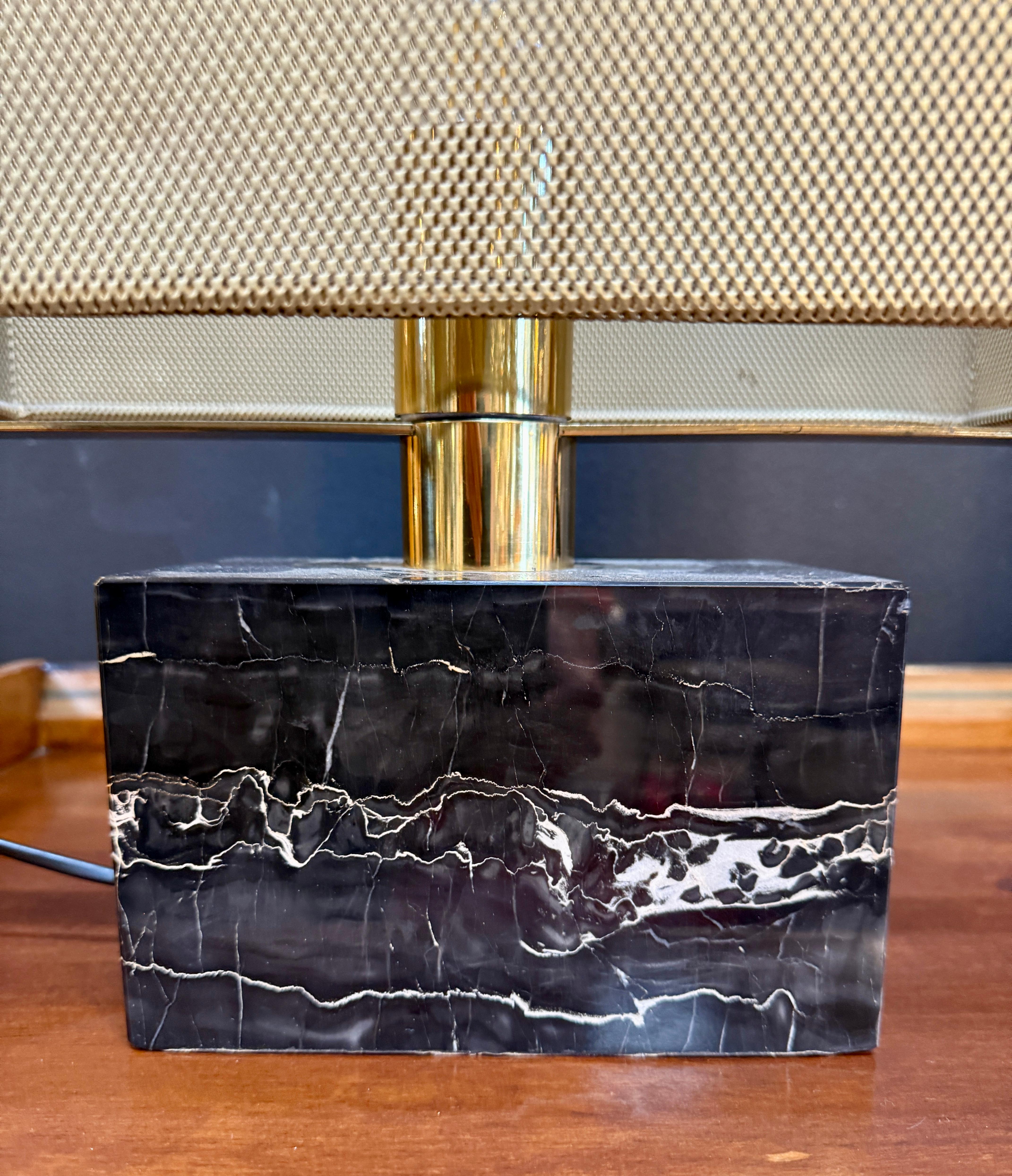 Mid-20th Century Mid-Century Modern Table Lamp with Brass Mesh Shade & Marble Base For Sale