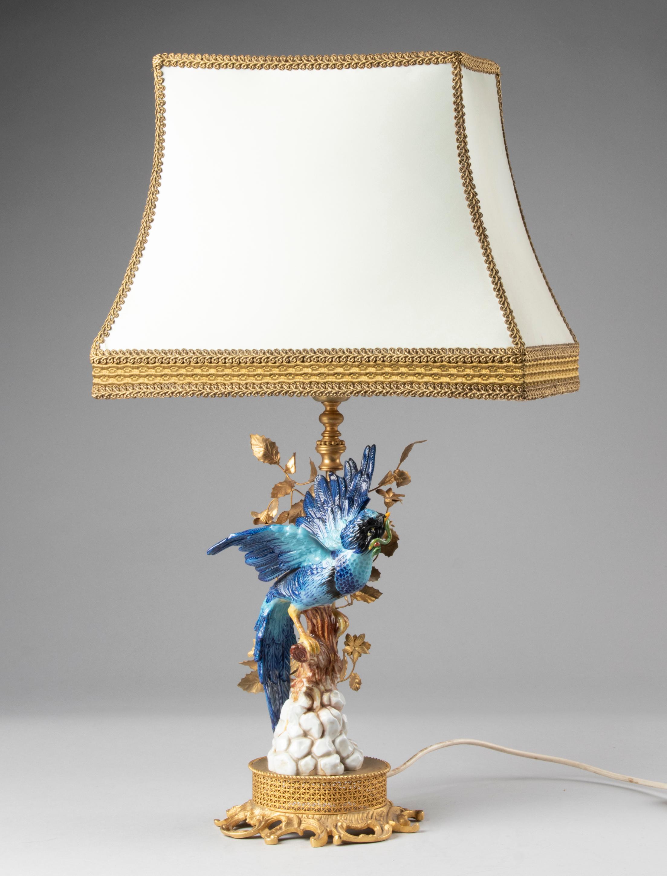 Hand-Crafted Mid-Century Modern Table Lamp with Sèvres Ceramic Parrot For Sale
