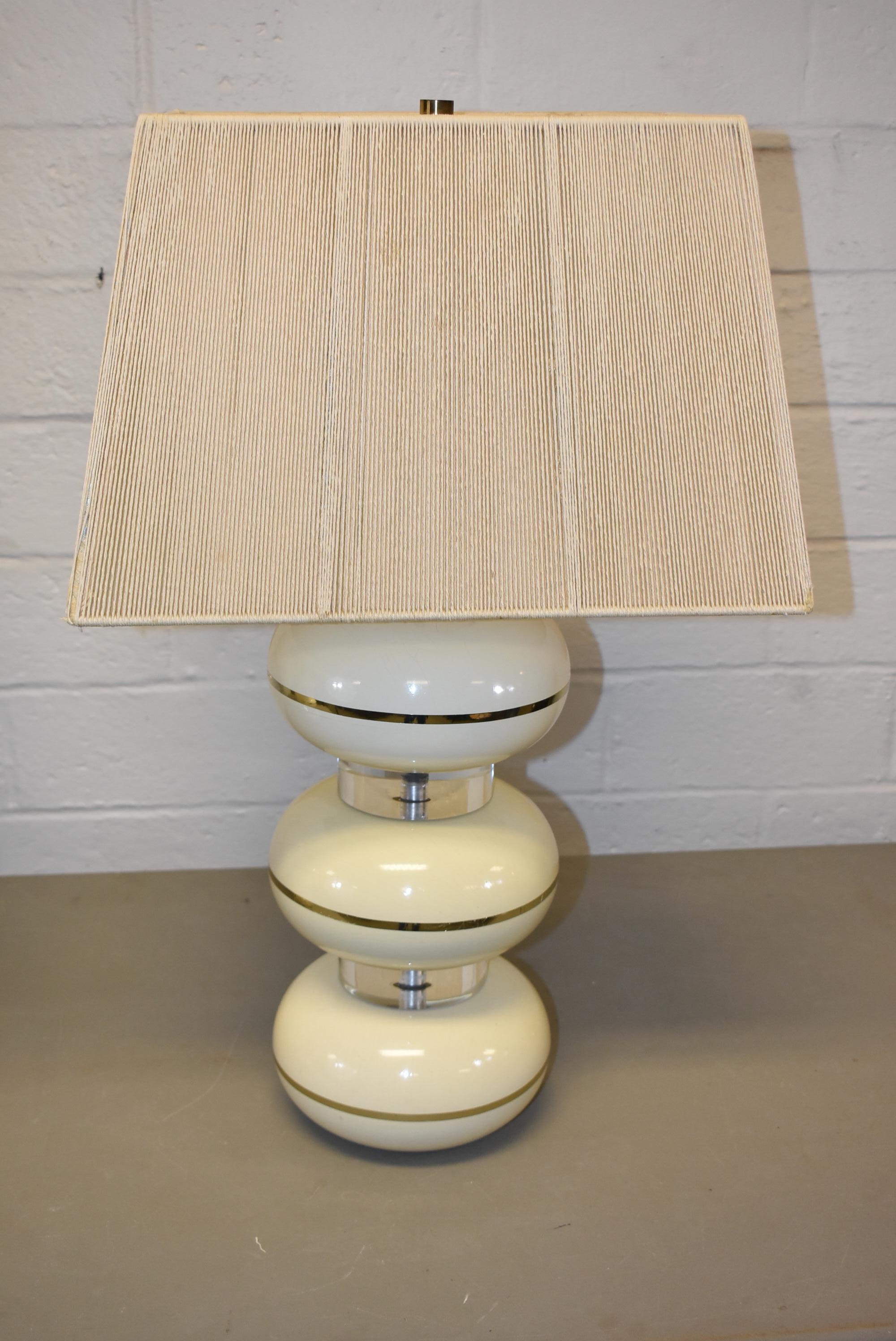 Mid-Century Modern-Tischlampe mit String-Schirm von Karl Springer im Angebot 1