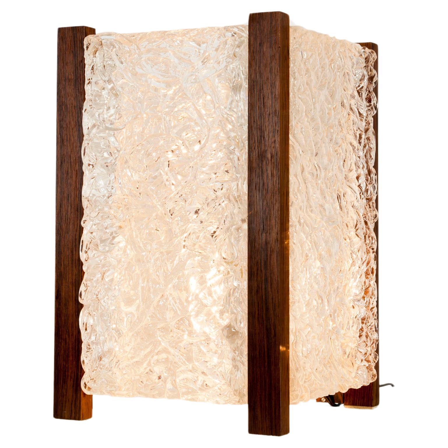Mid-Century Modern table lamp with thick textured acrylic glass and wooden frame For Sale