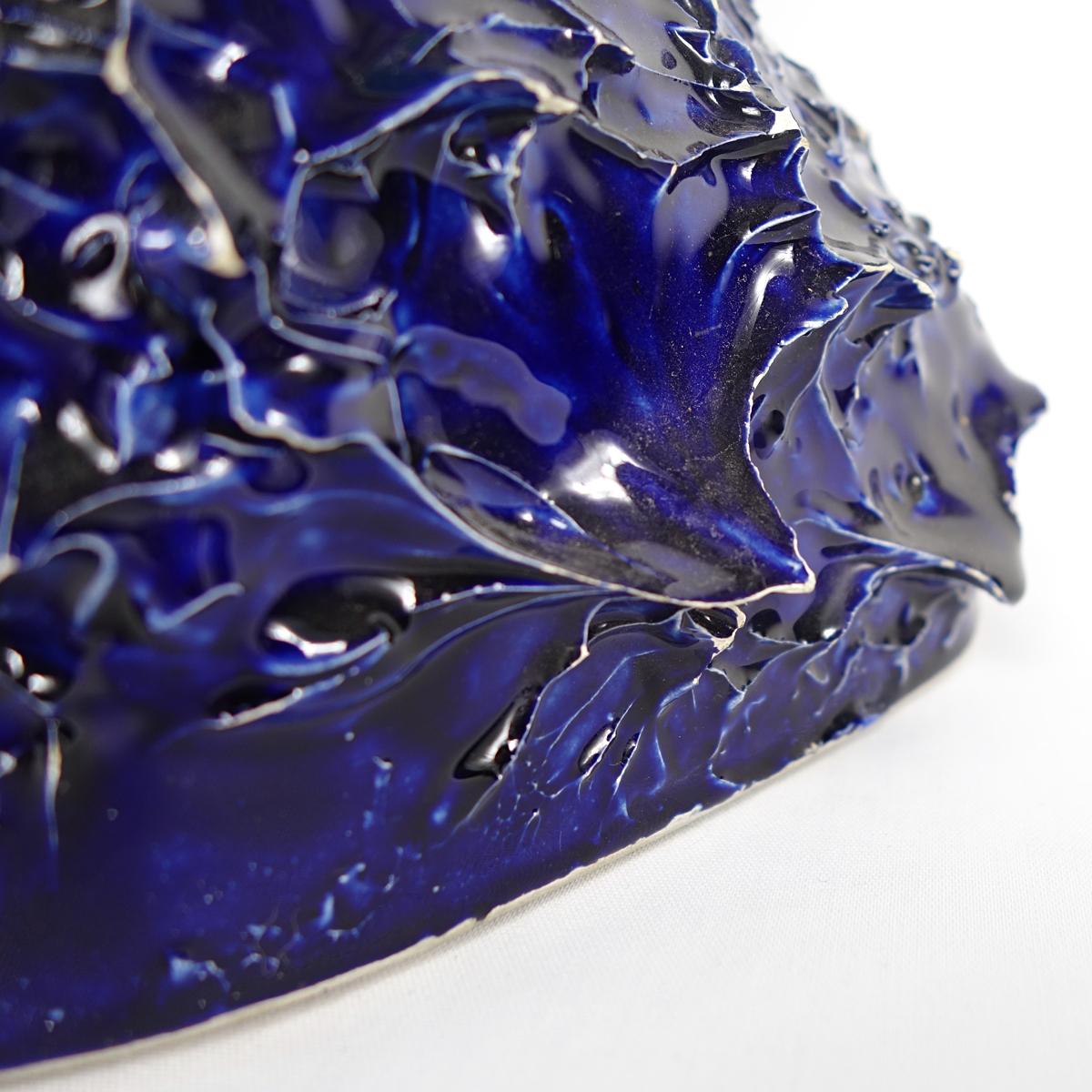 Grand vase bleu moderne du milieu du siècle dernier, spécialiste français de la céramique de Vallauris en vente 2