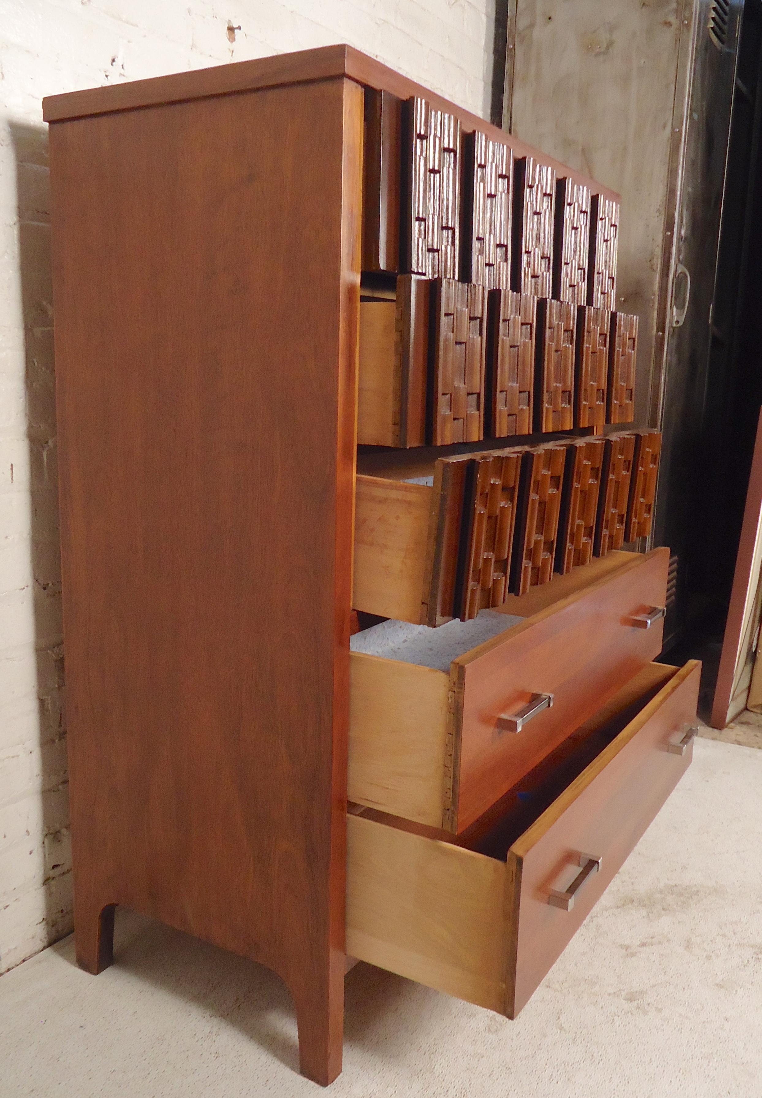 Mid-Century Modern Tall Dresser In Good Condition For Sale In Brooklyn, NY