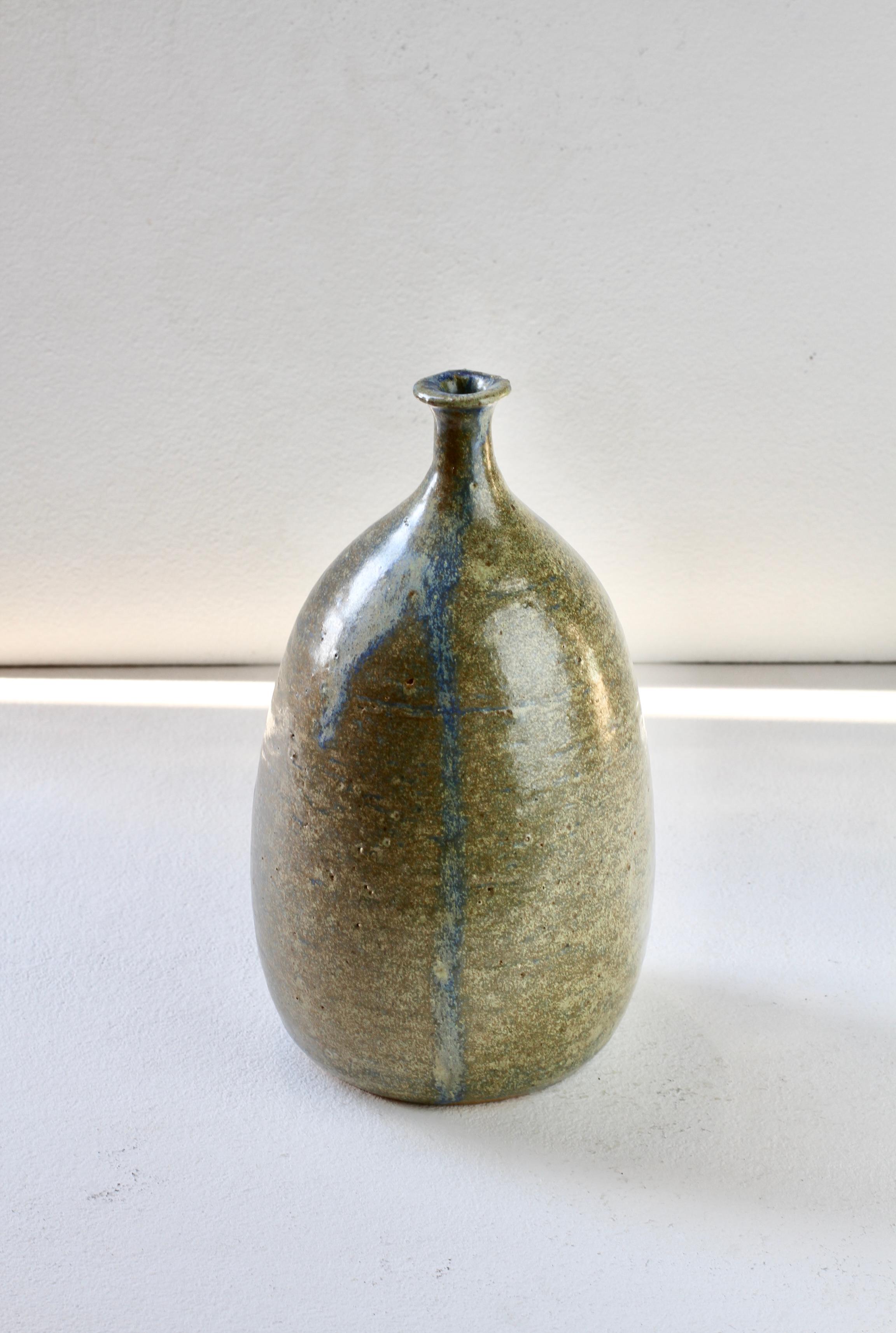Mid-Century Modern Tall Hand Thrown & Glazed Studio Pottery Vase circa 1970s im Angebot 5
