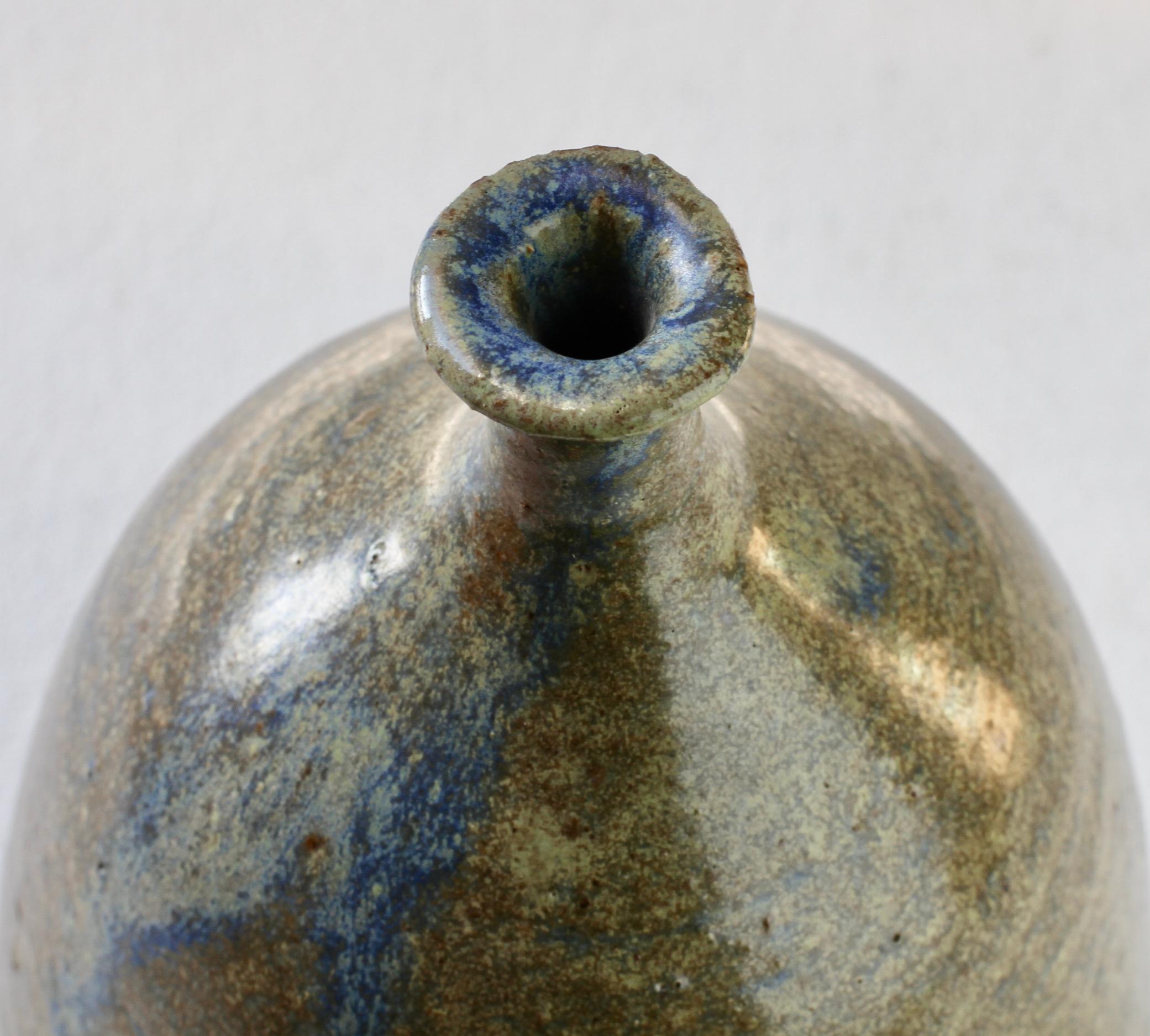 Mid-Century Modern Tall Hand Thrown & Glazed Studio Pottery Vase circa 1970s im Angebot 8