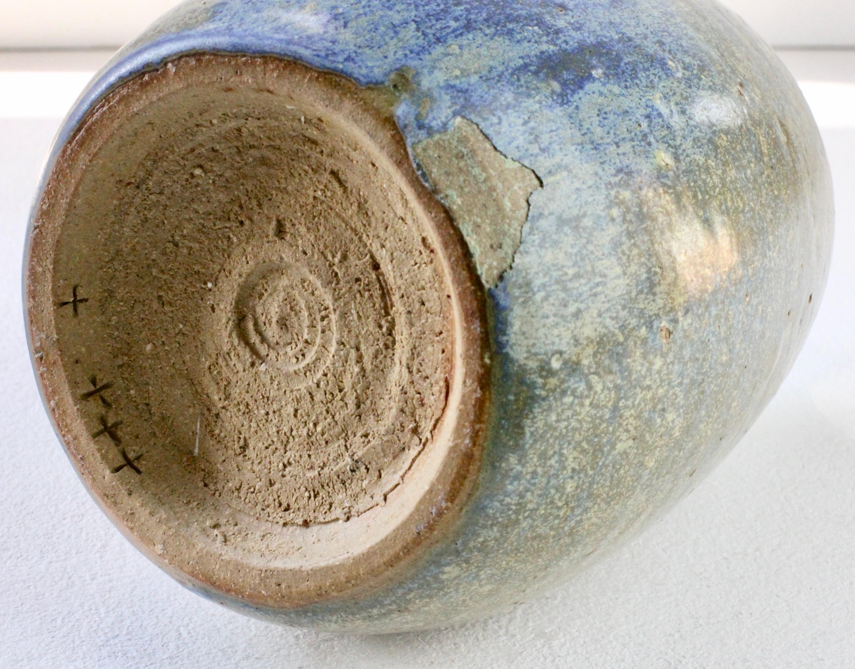 Mid-Century Modern Tall Hand Thrown & Glazed Studio Pottery Vase circa 1970s im Angebot 10