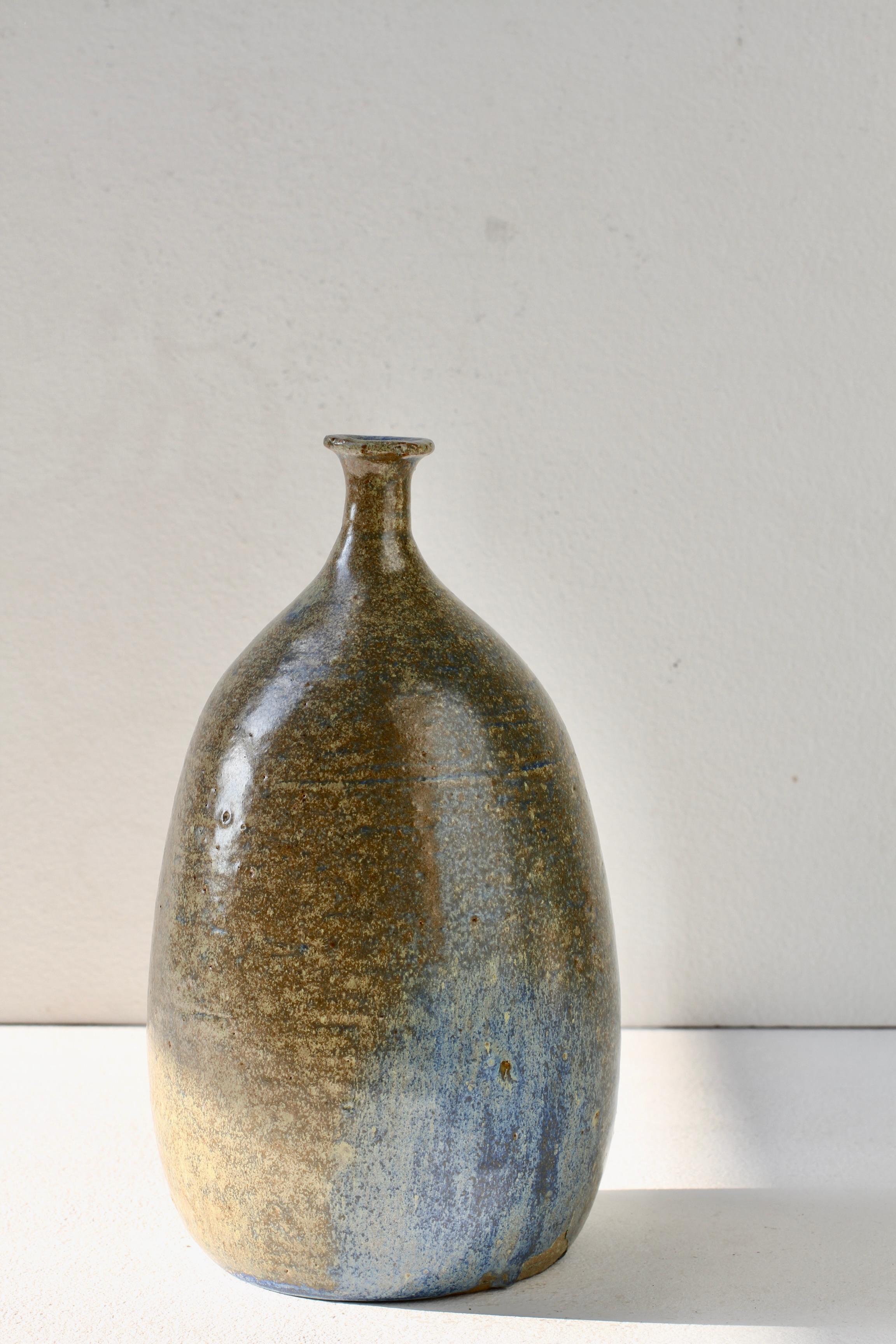 Mid-Century Modern Tall Hand Thrown & Glazed Studio Pottery Vase circa 1970s im Angebot 1