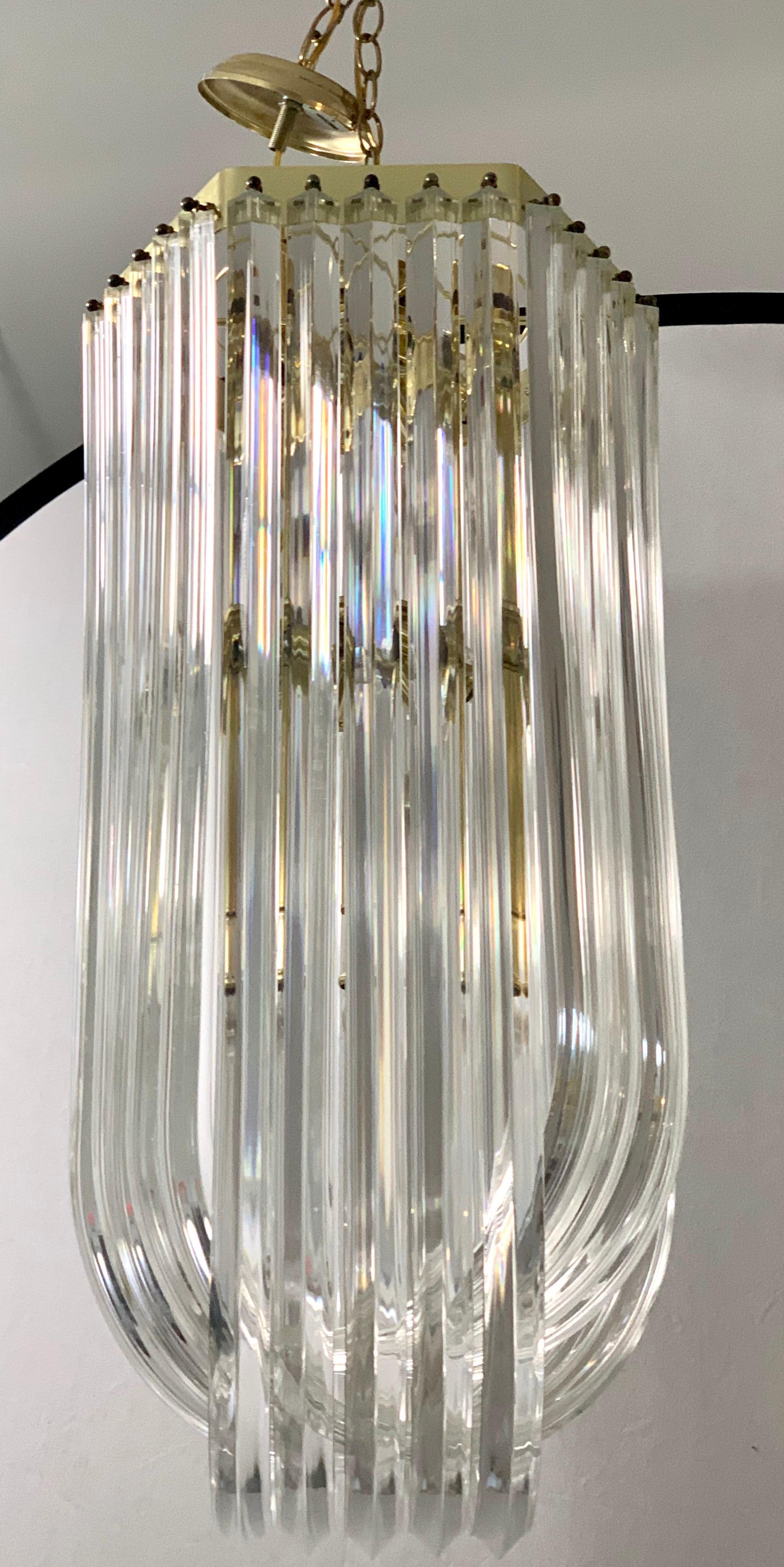 Mid-Century Modern Tall Sculptural Curved Lucite Chandelier In Good Condition For Sale In West Hartford, CT