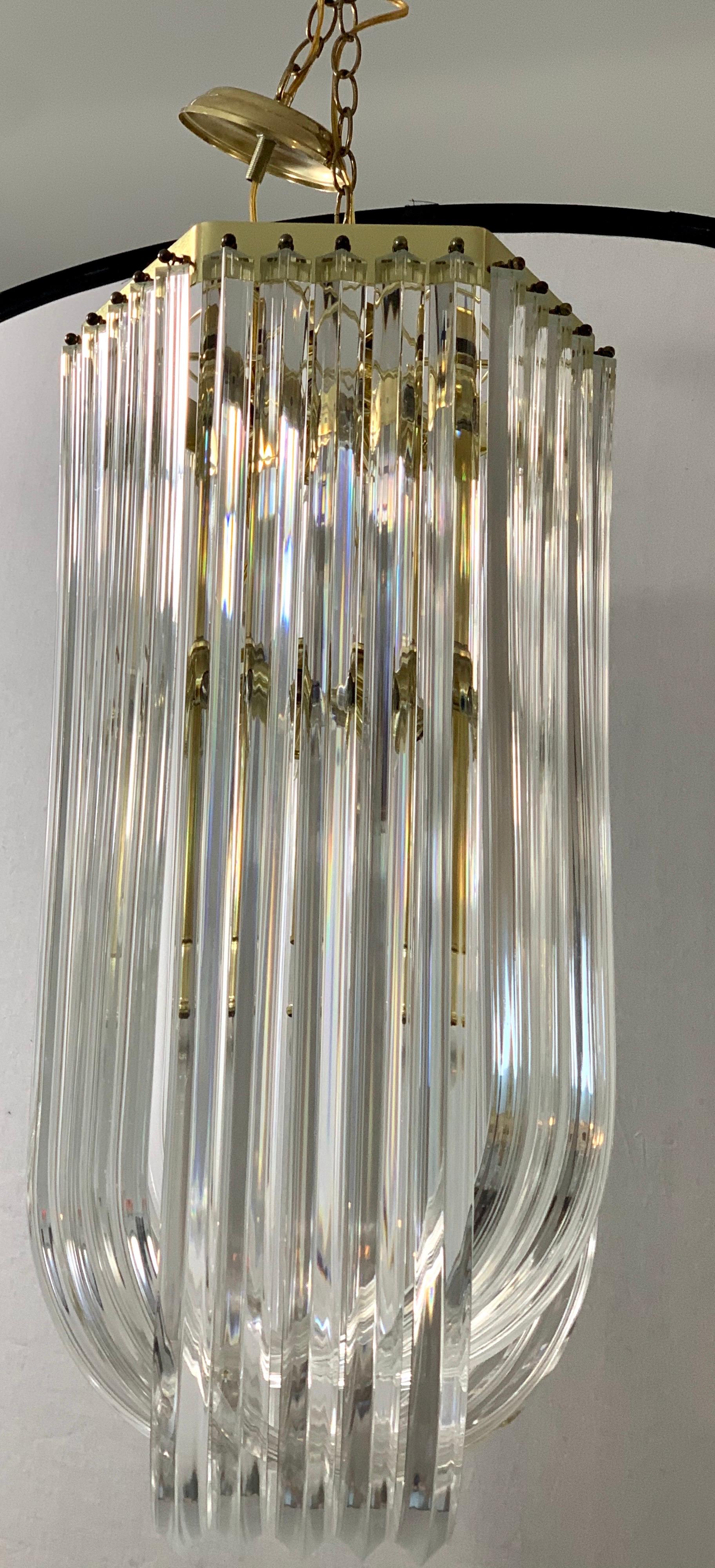 Late 20th Century Mid-Century Modern Tall Sculptural Curved Lucite Chandelier For Sale