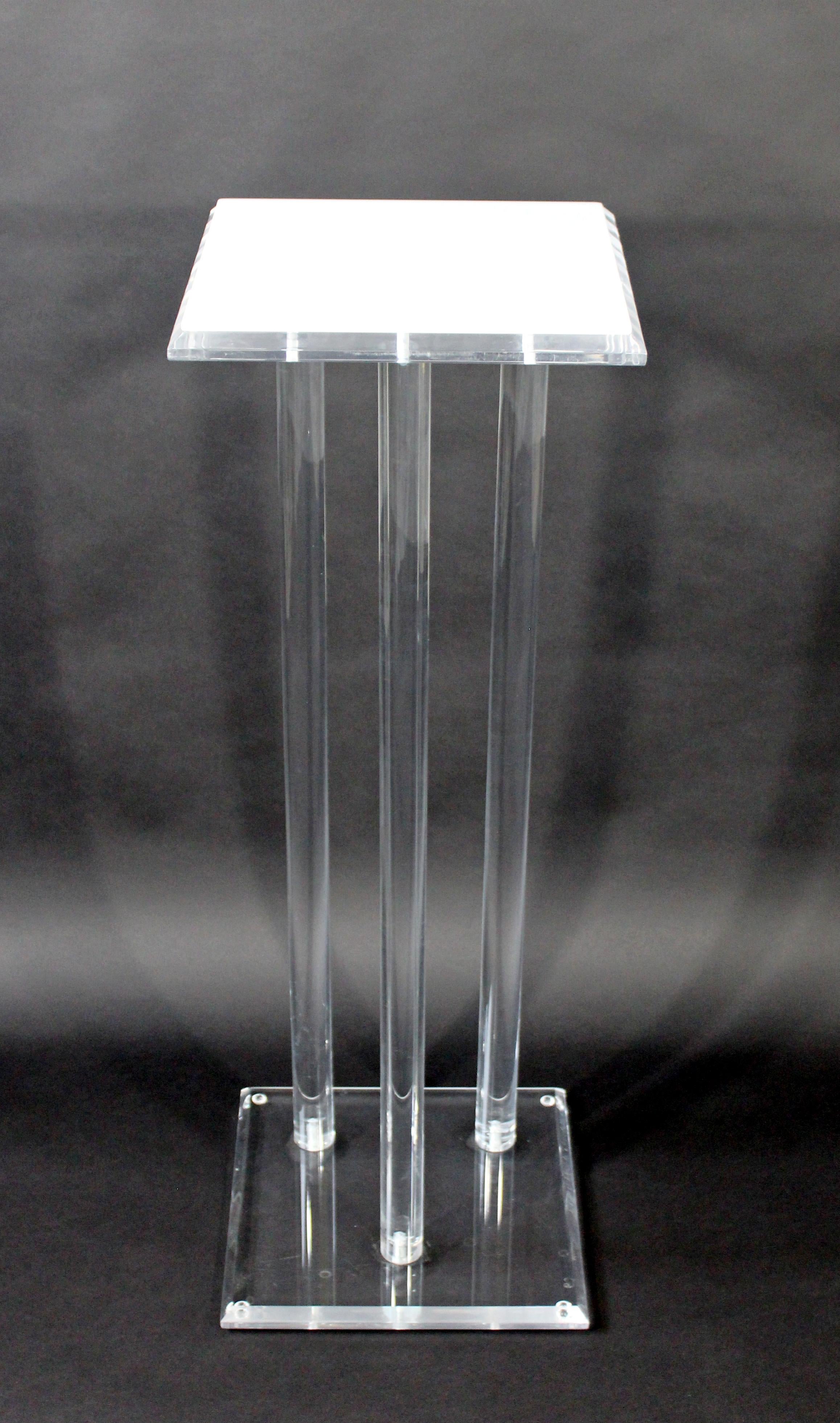 modern pedestal stand