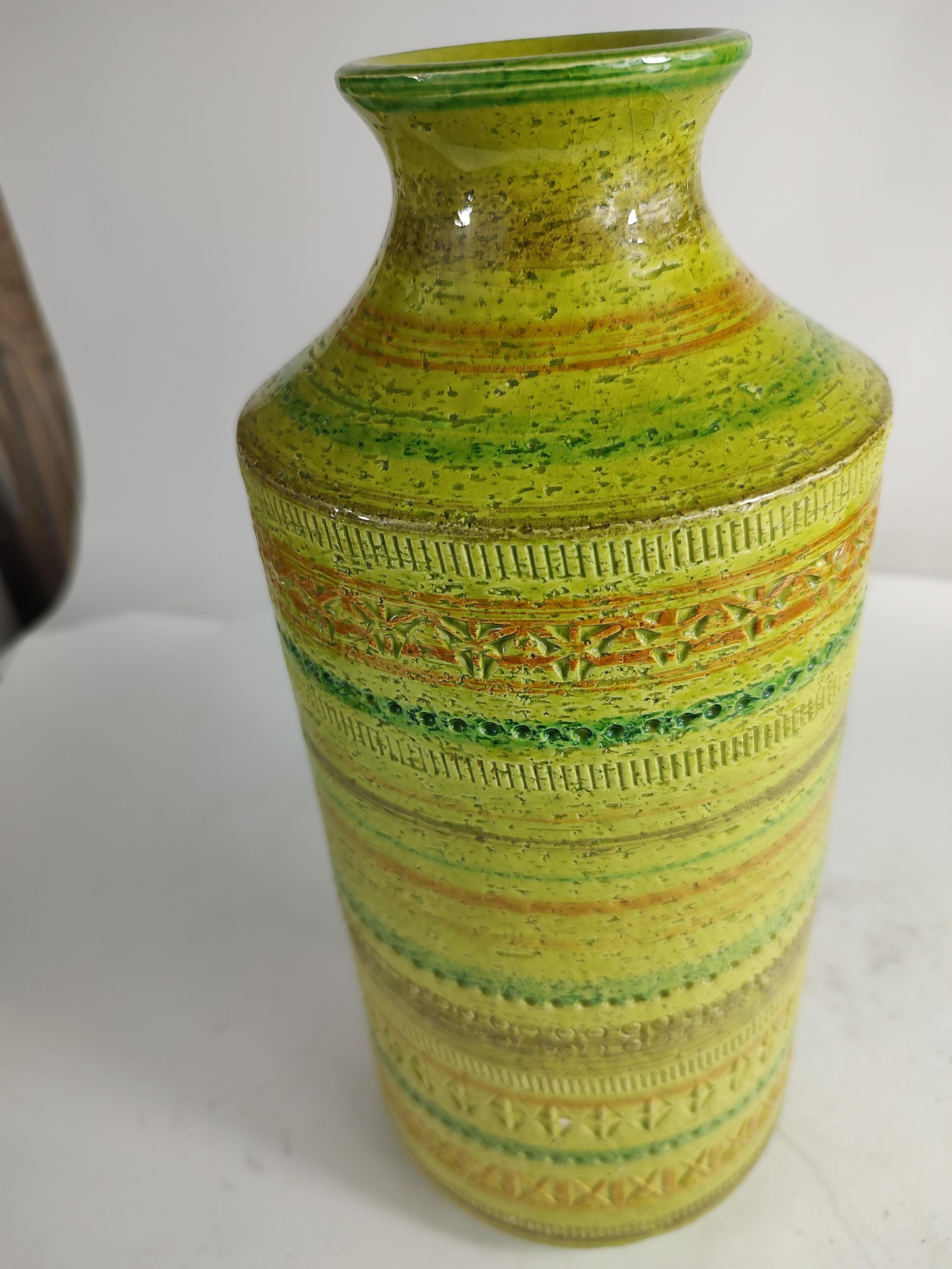 Mid Century Modern Tall Vase in Lime Green by Aldo Londi for Bitossi  For Sale 2