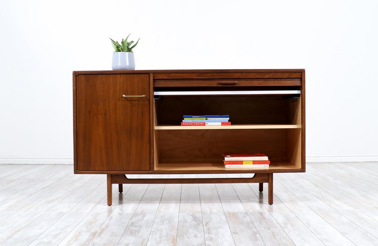 American Mid-Century Modern Tambour-Door Credenza by Jens Risom For Sale